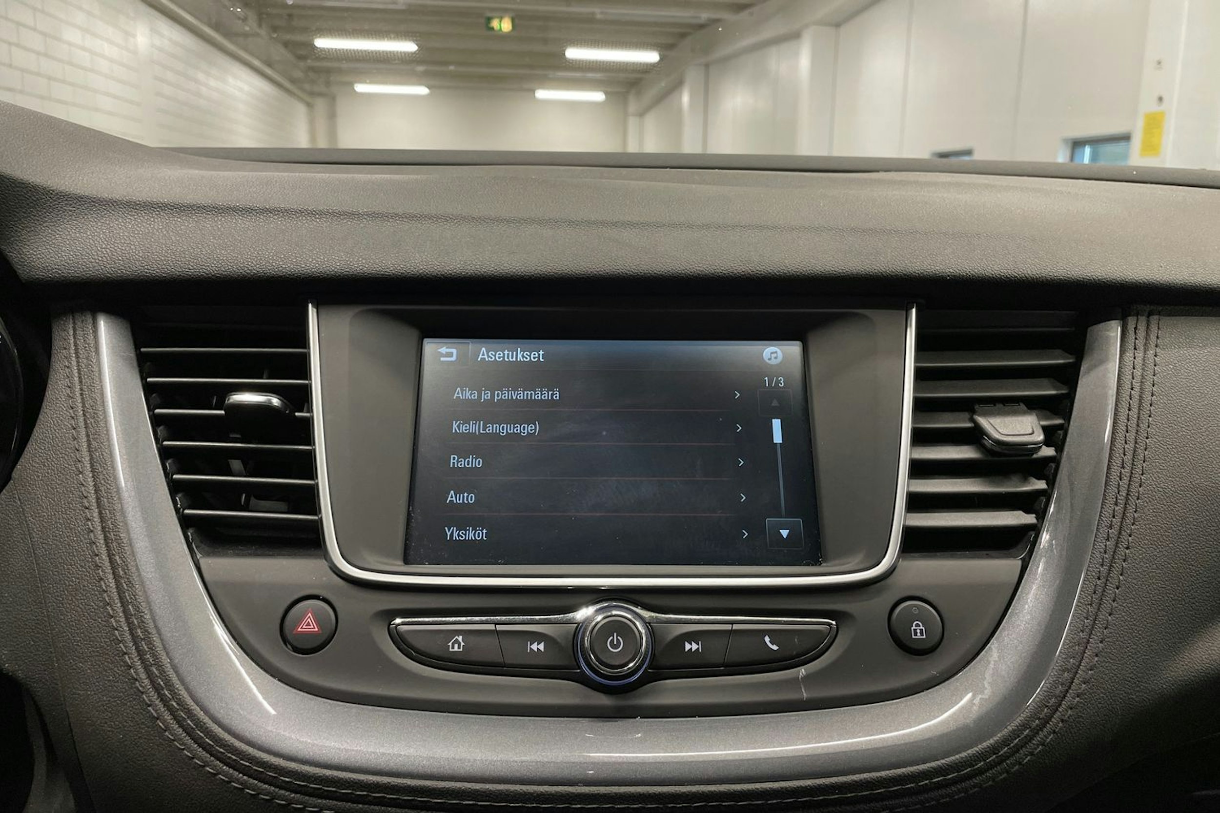 Harmaa Opel Grandland X 2019 kuva 18.