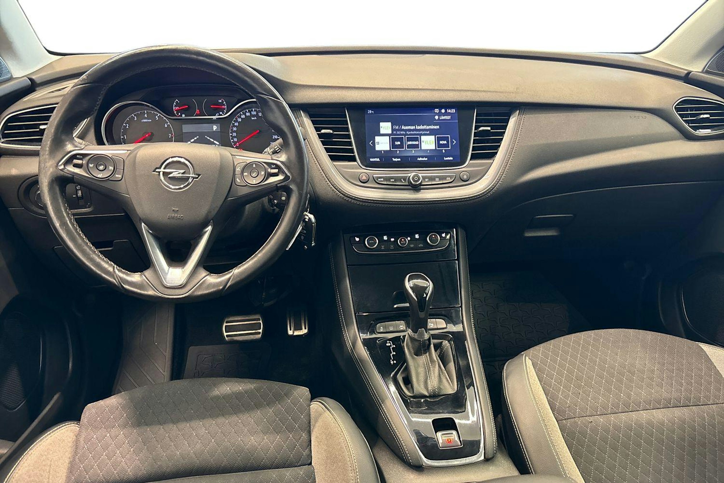 Harmaa Opel Grandland X 2019 kuva 7.