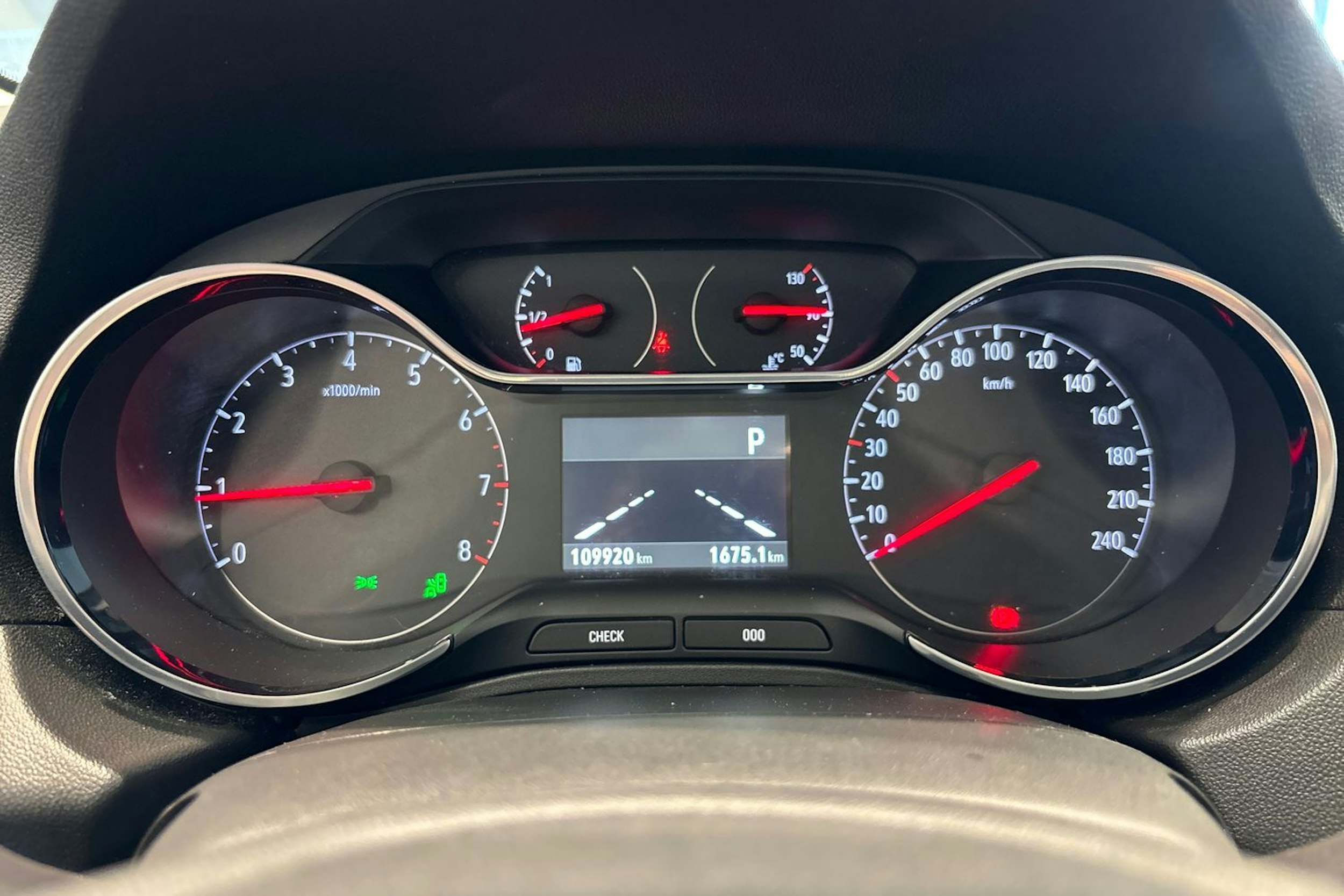 Harmaa Opel Grandland X 2019 kuva 11.