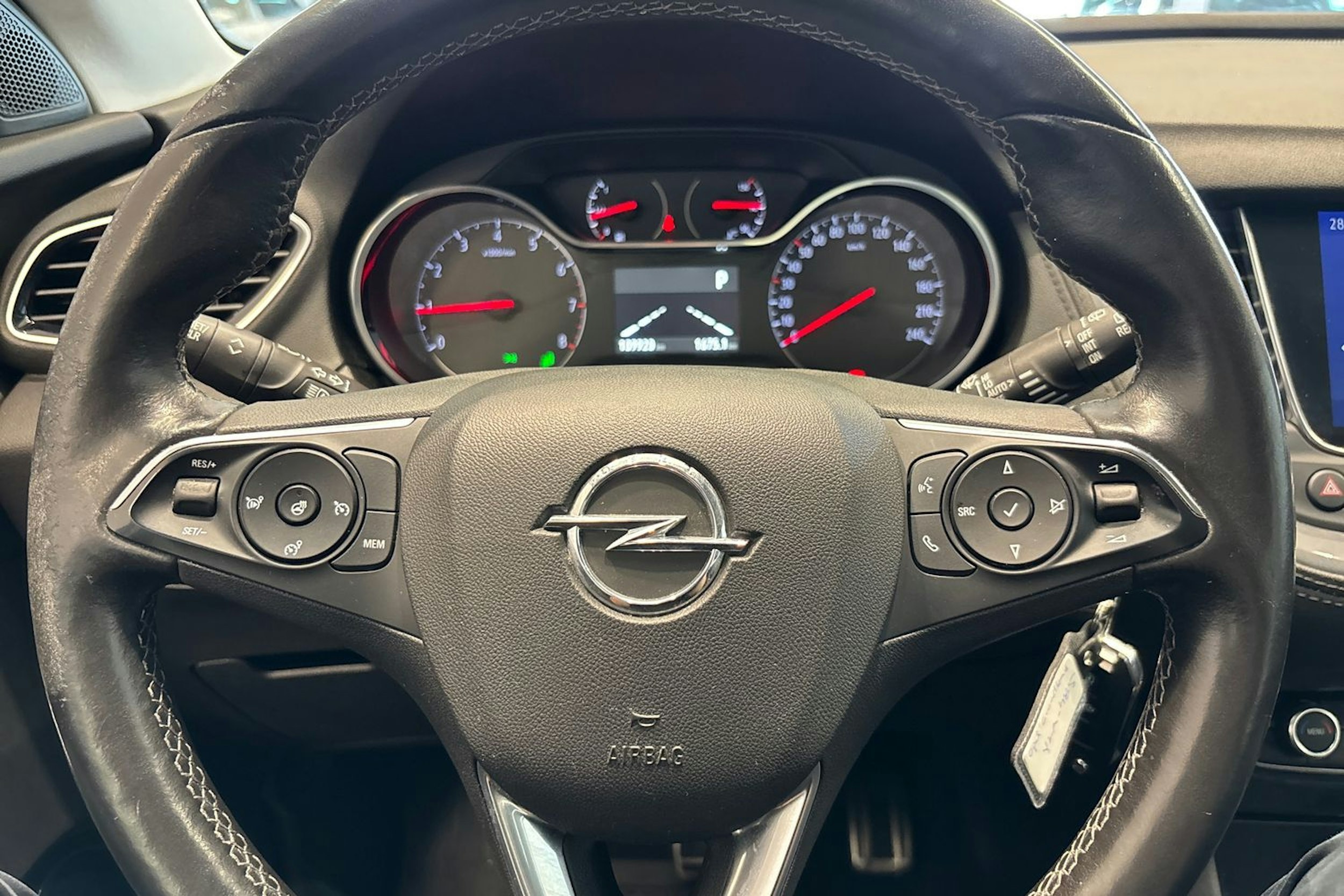 Harmaa Opel Grandland X 2019 kuva 12.