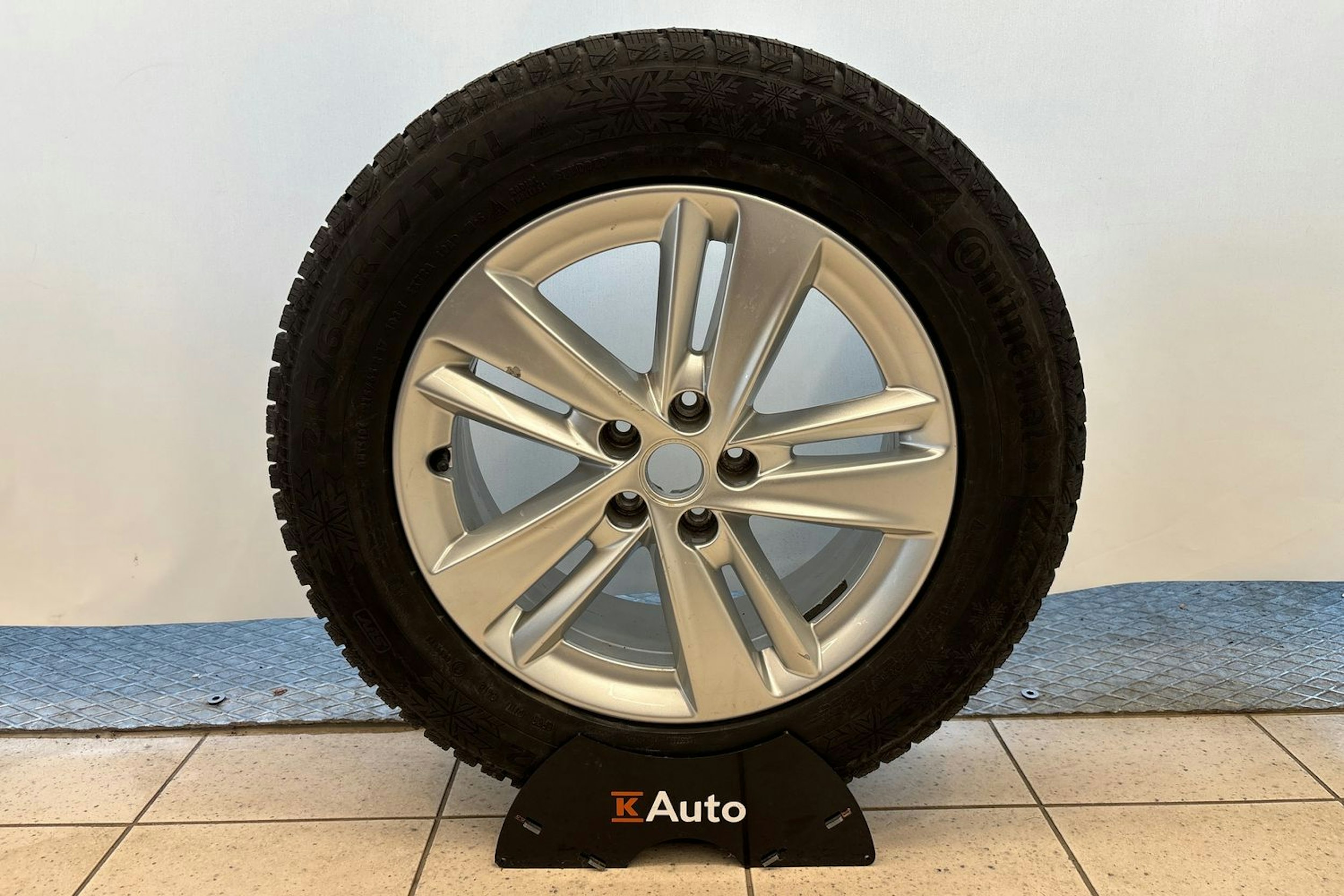 Harmaa Opel Grandland X 2019 kuva 16.