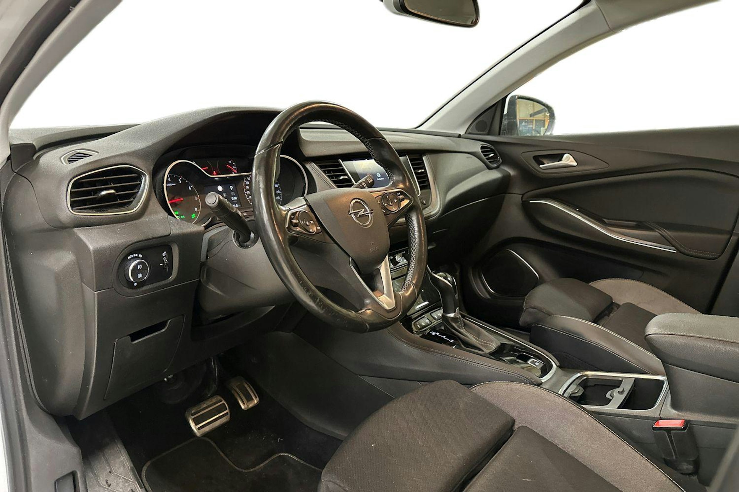 valkoinen Opel Grandland X 2020 kuva 3.