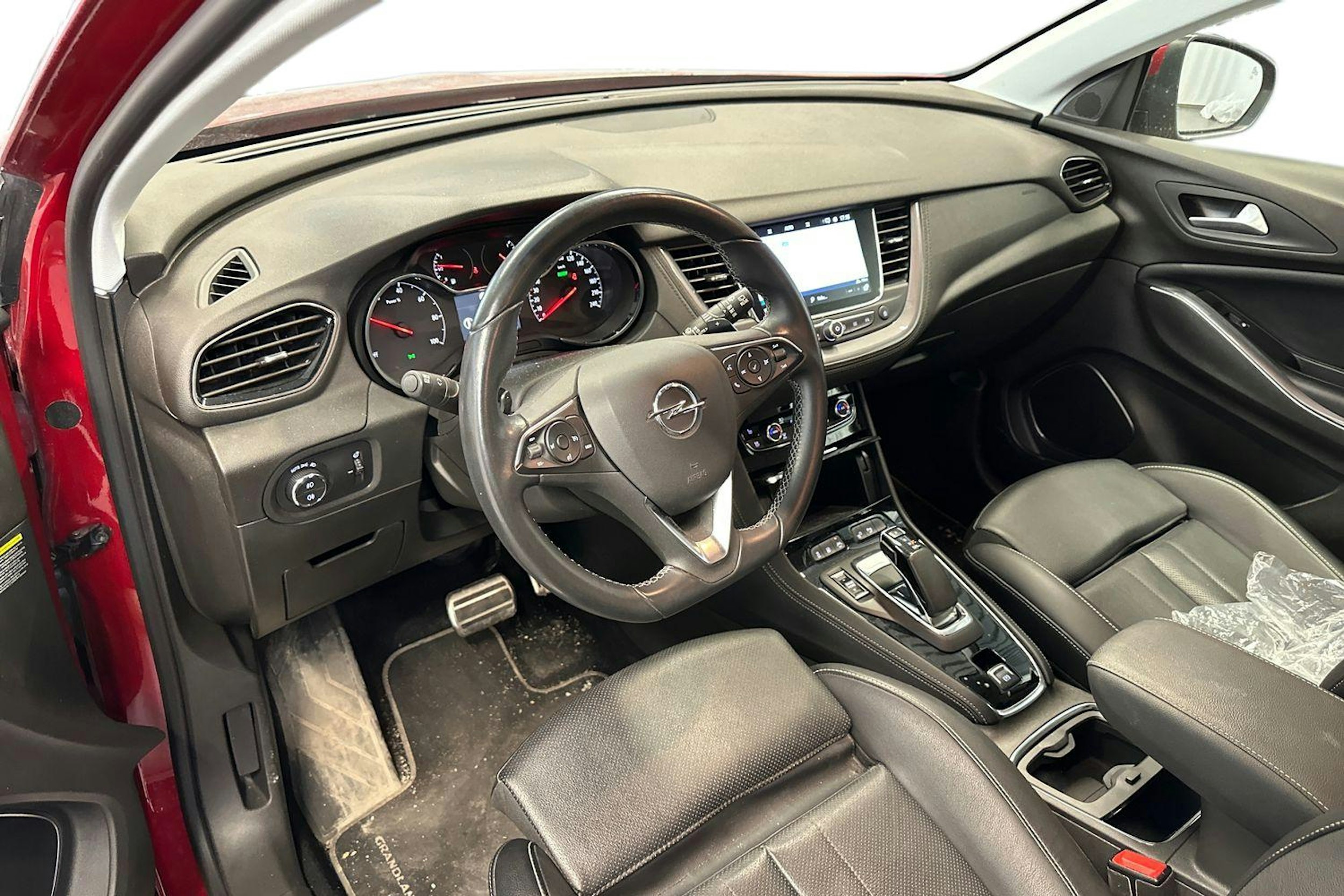 punainen Opel Grandland X 2020 kuva 3.