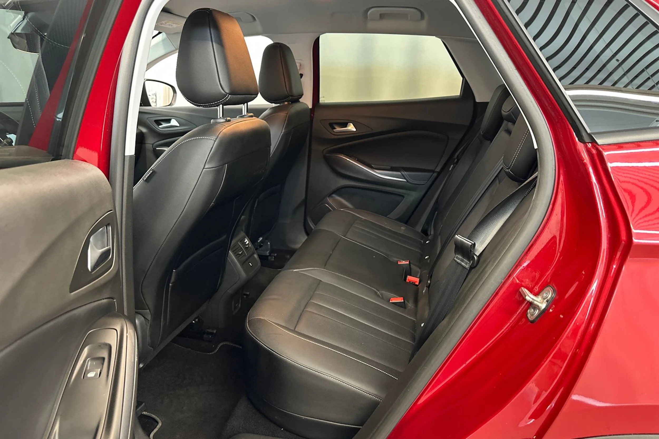 punainen Opel Grandland X 2020 kuva 10.
