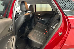 punainen Opel Grandland X 2020 kuva 10.
