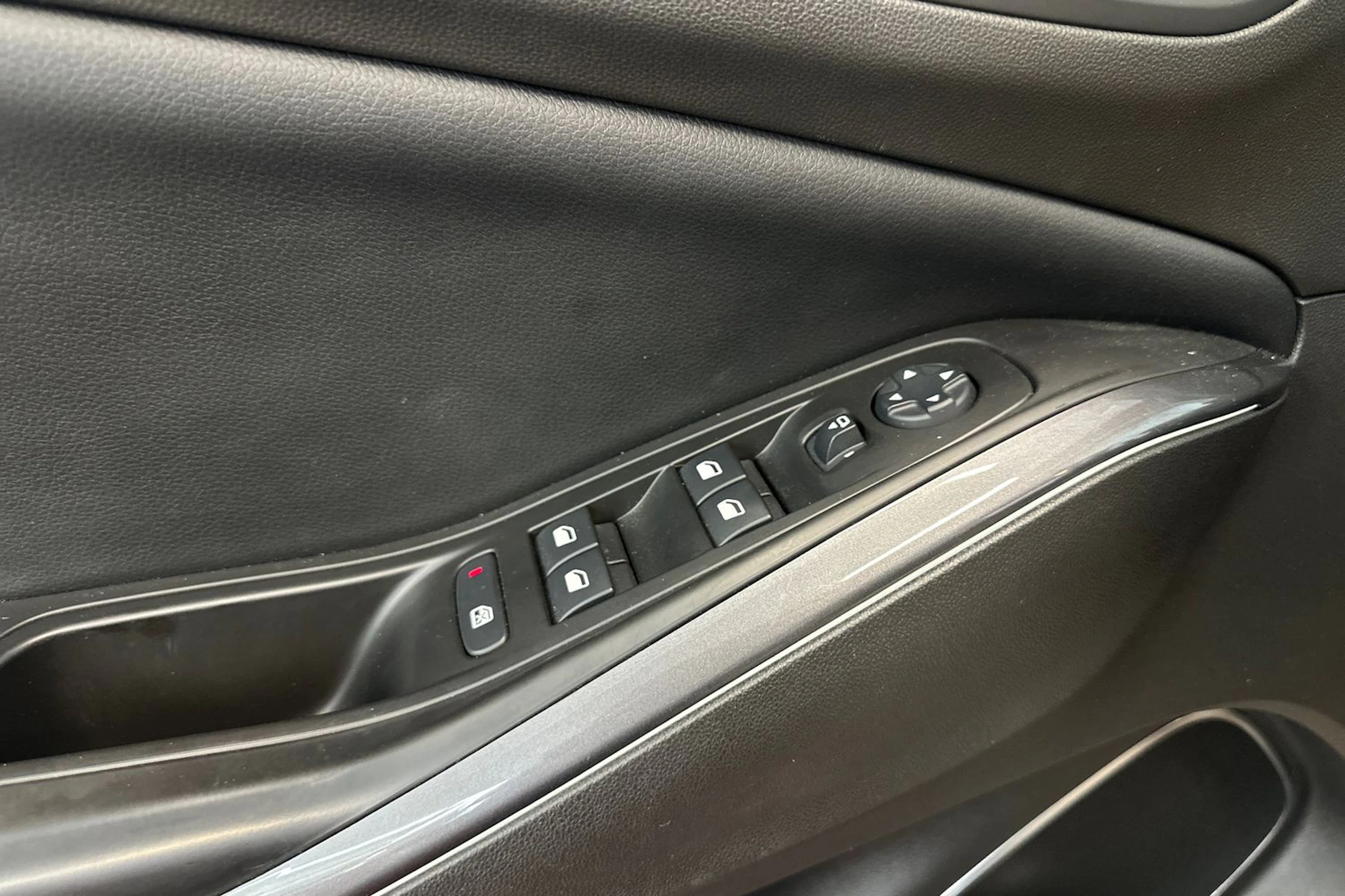 punainen Opel Grandland X 2020 kuva 14.