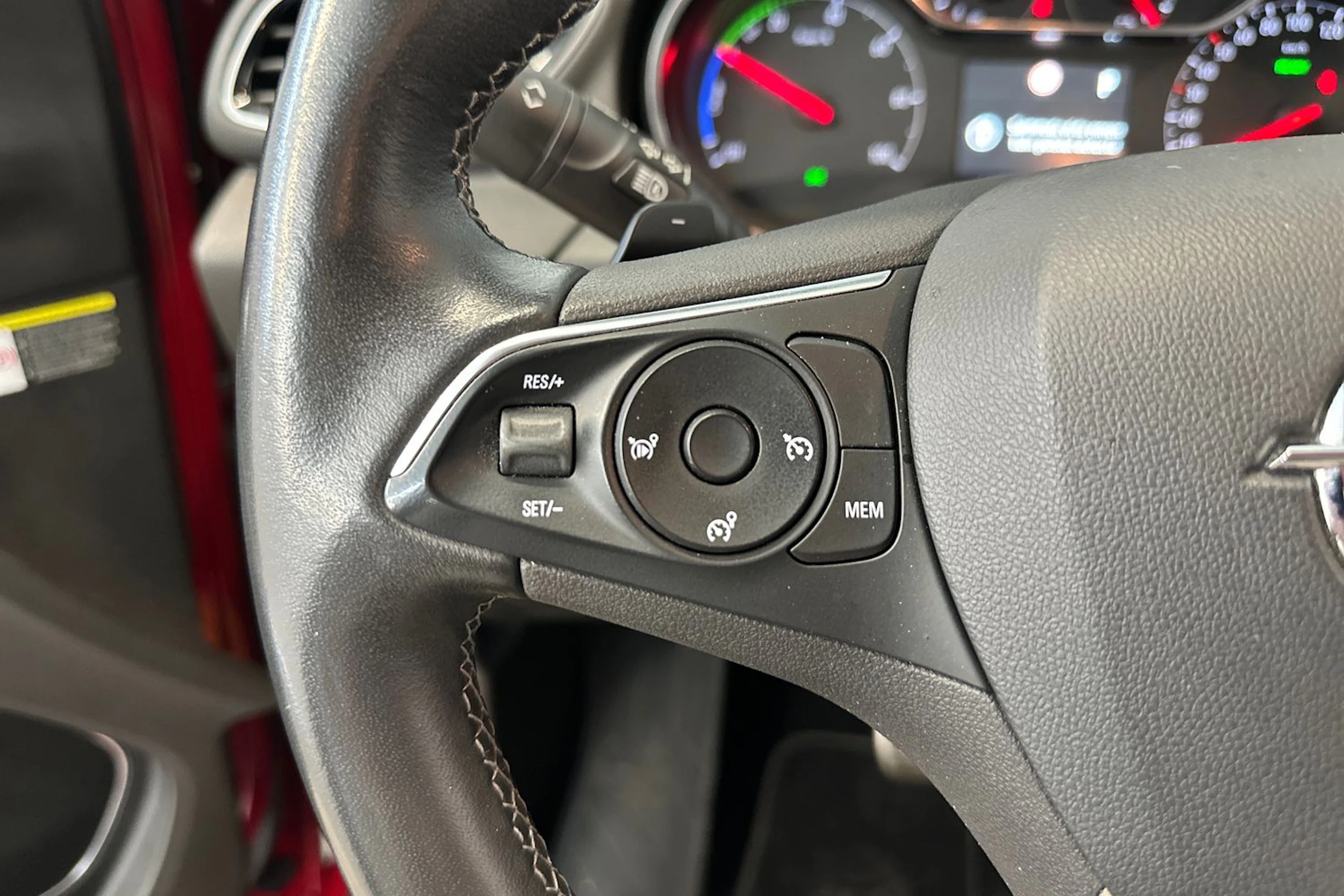 punainen Opel Grandland X 2020 kuva 16.