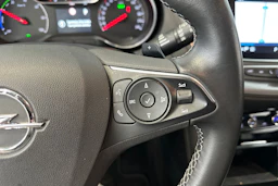 punainen Opel Grandland X 2020 kuva 17.