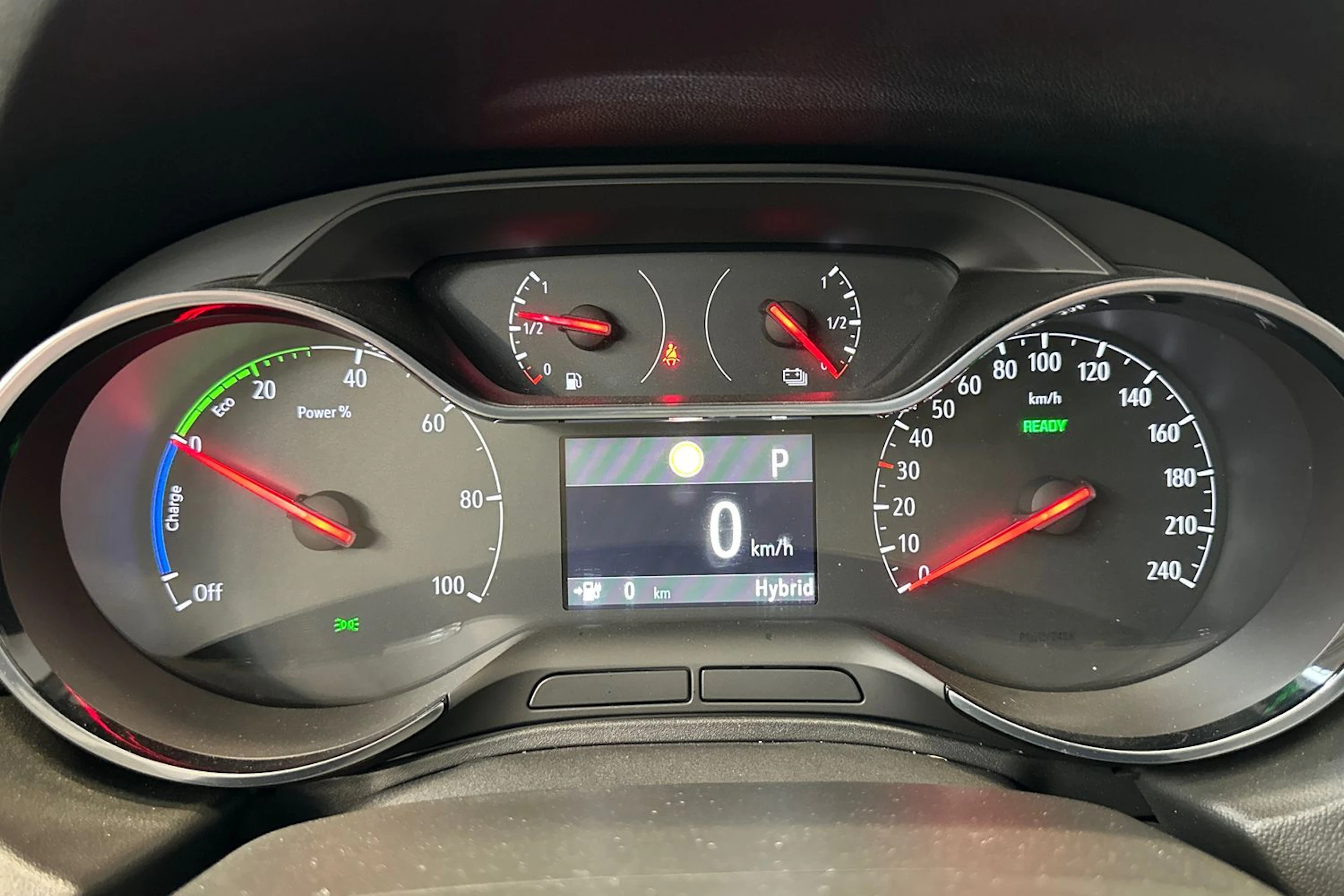 punainen Opel Grandland X 2020 kuva 18.