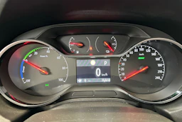 punainen Opel Grandland X 2020 kuva 18.