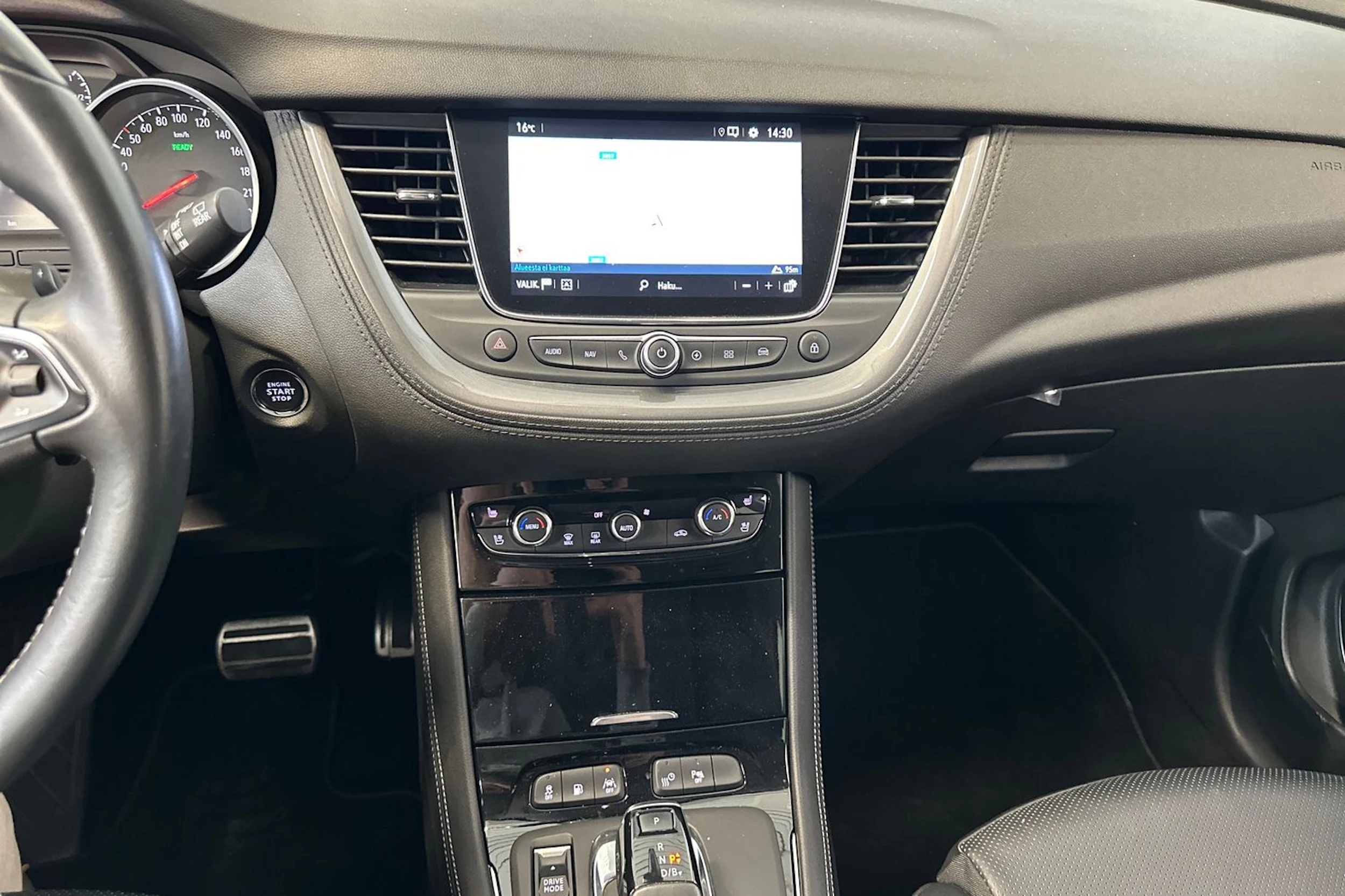 punainen Opel Grandland X 2020 kuva 19.