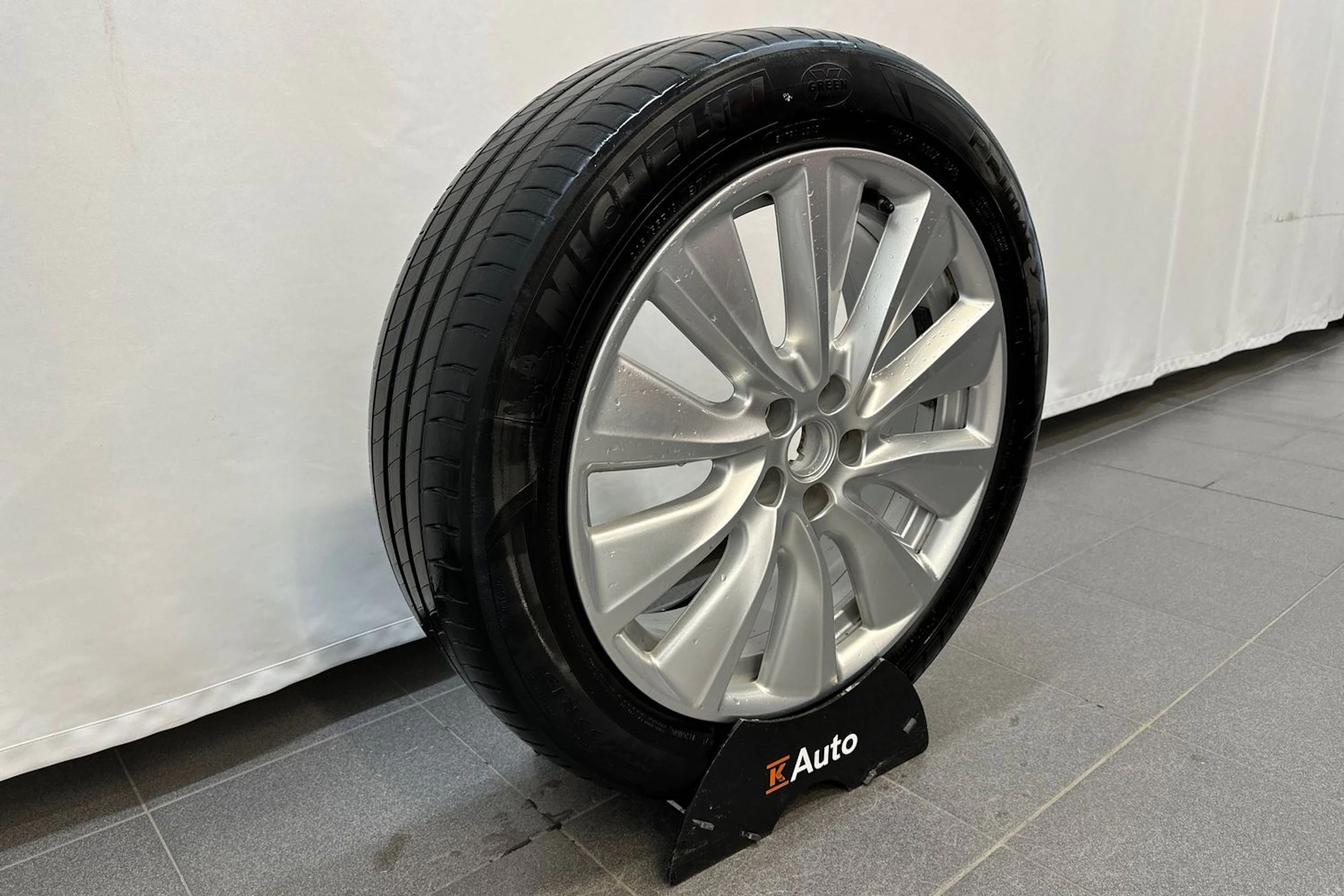 punainen Opel Grandland X 2020 kuva 26.