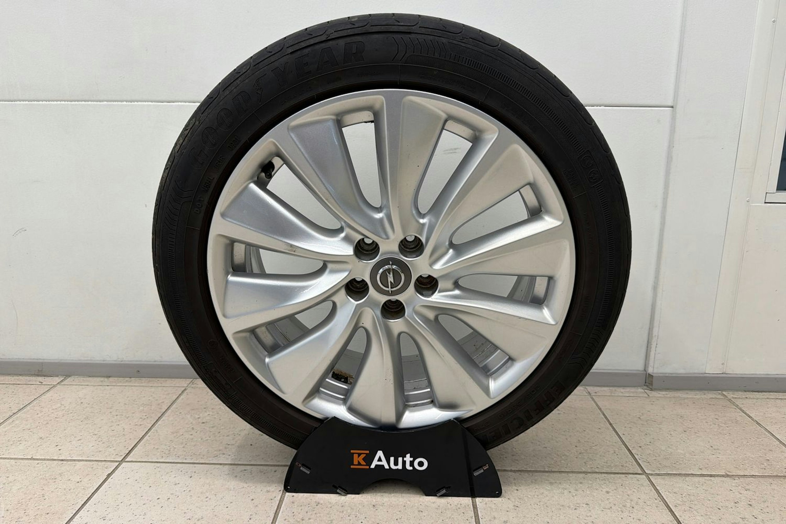 musta Opel Grandland X 2020 kuva 14.