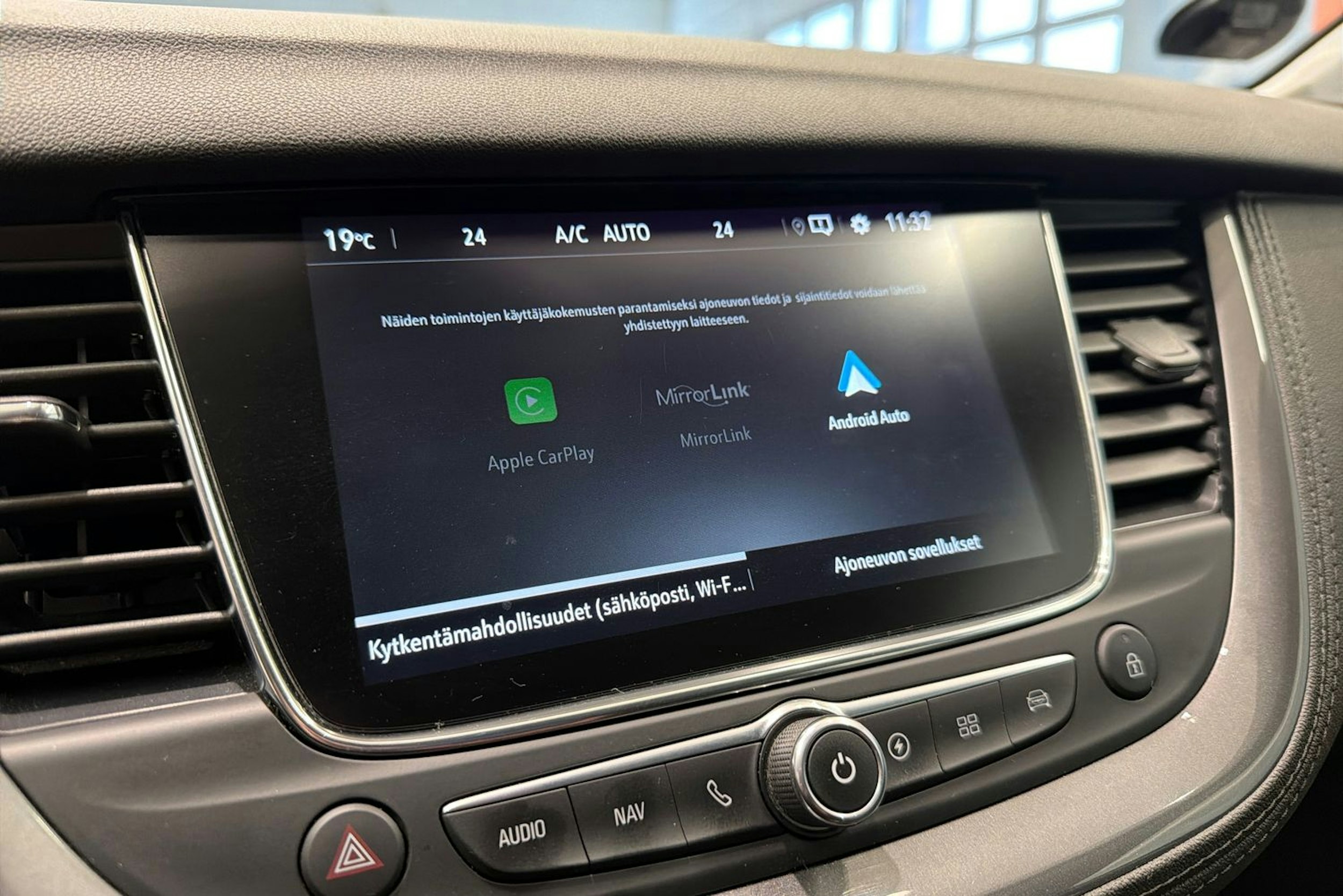 musta Opel Grandland X 2020 kuva 28.