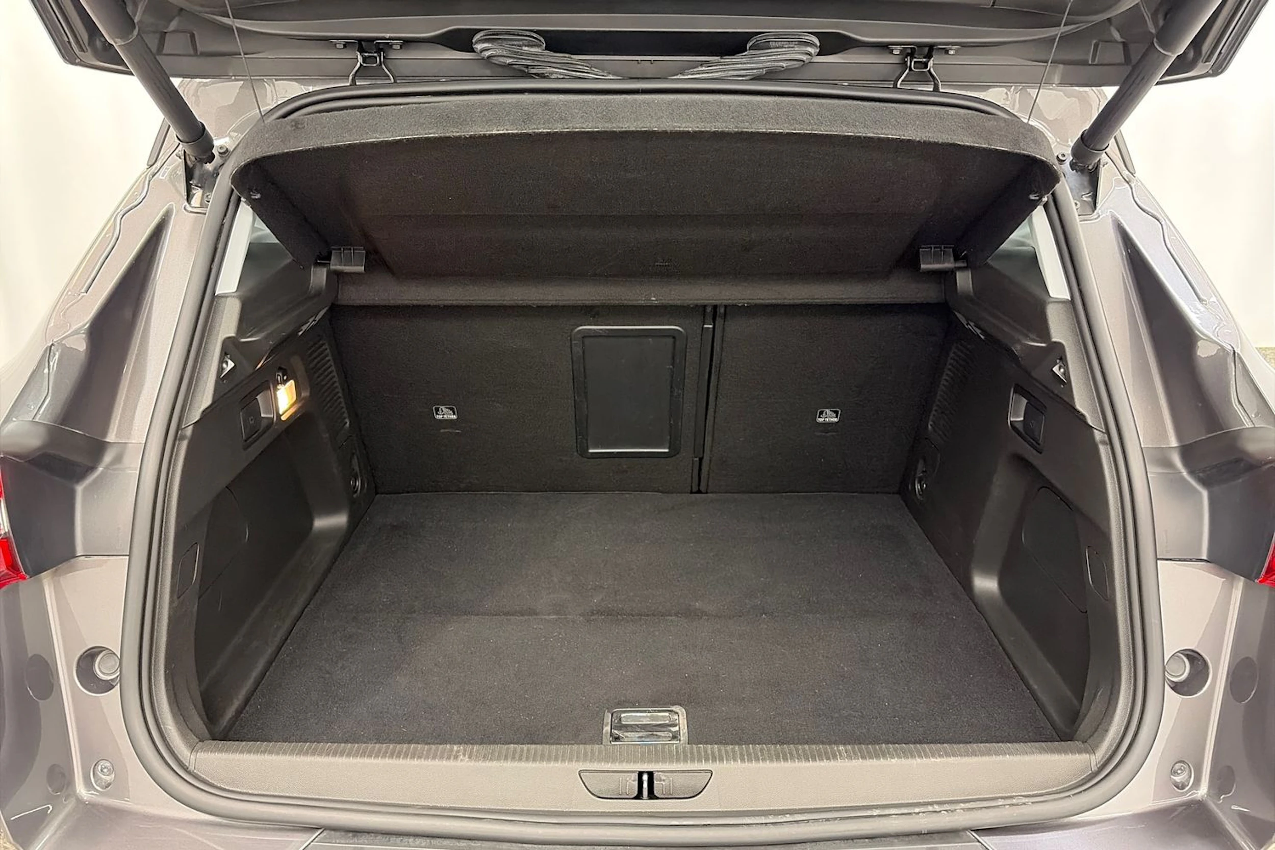 harmaa Opel Grandland X 2020 kuva 11.
