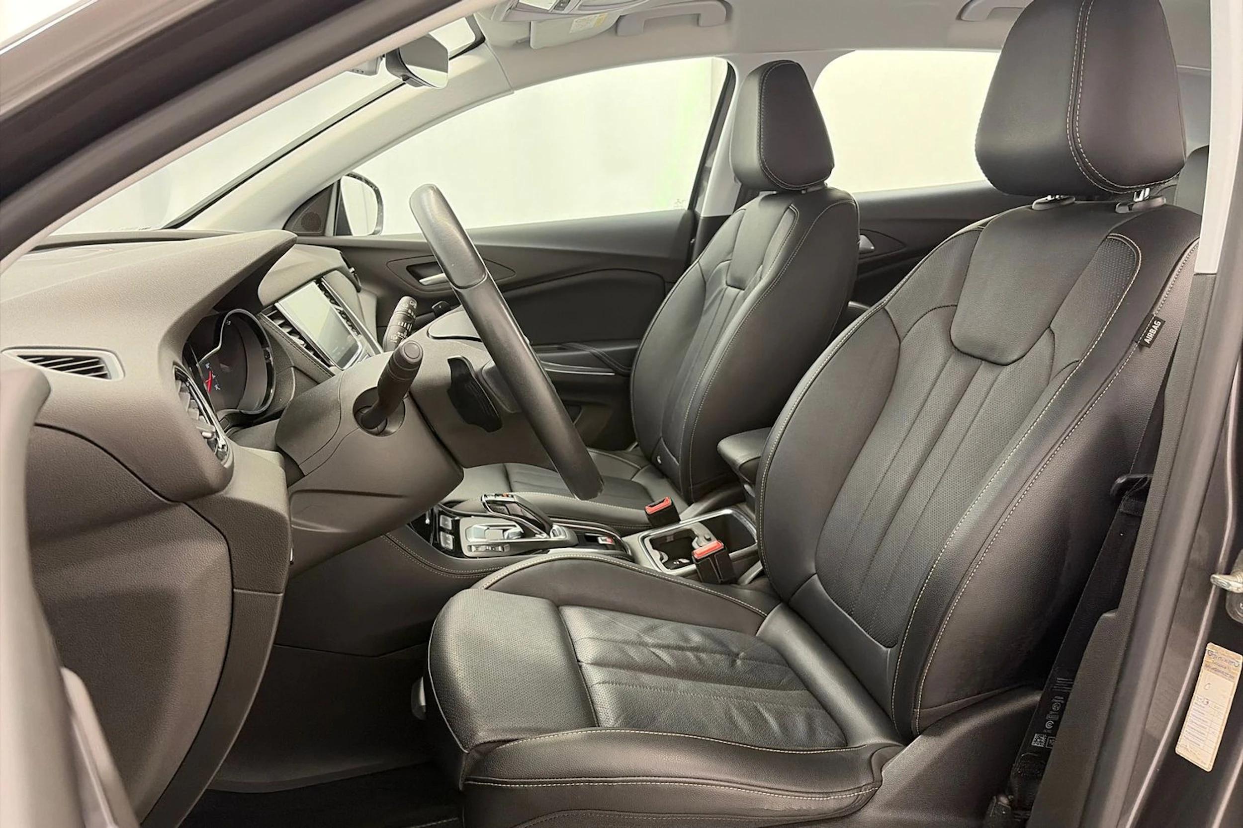 harmaa Opel Grandland X 2020 kuva 13.