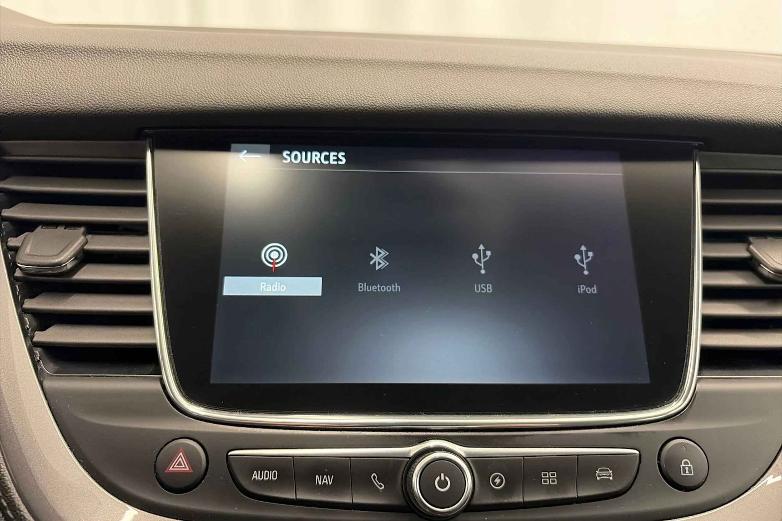 harmaa Opel Grandland X 2020 kuva 18.