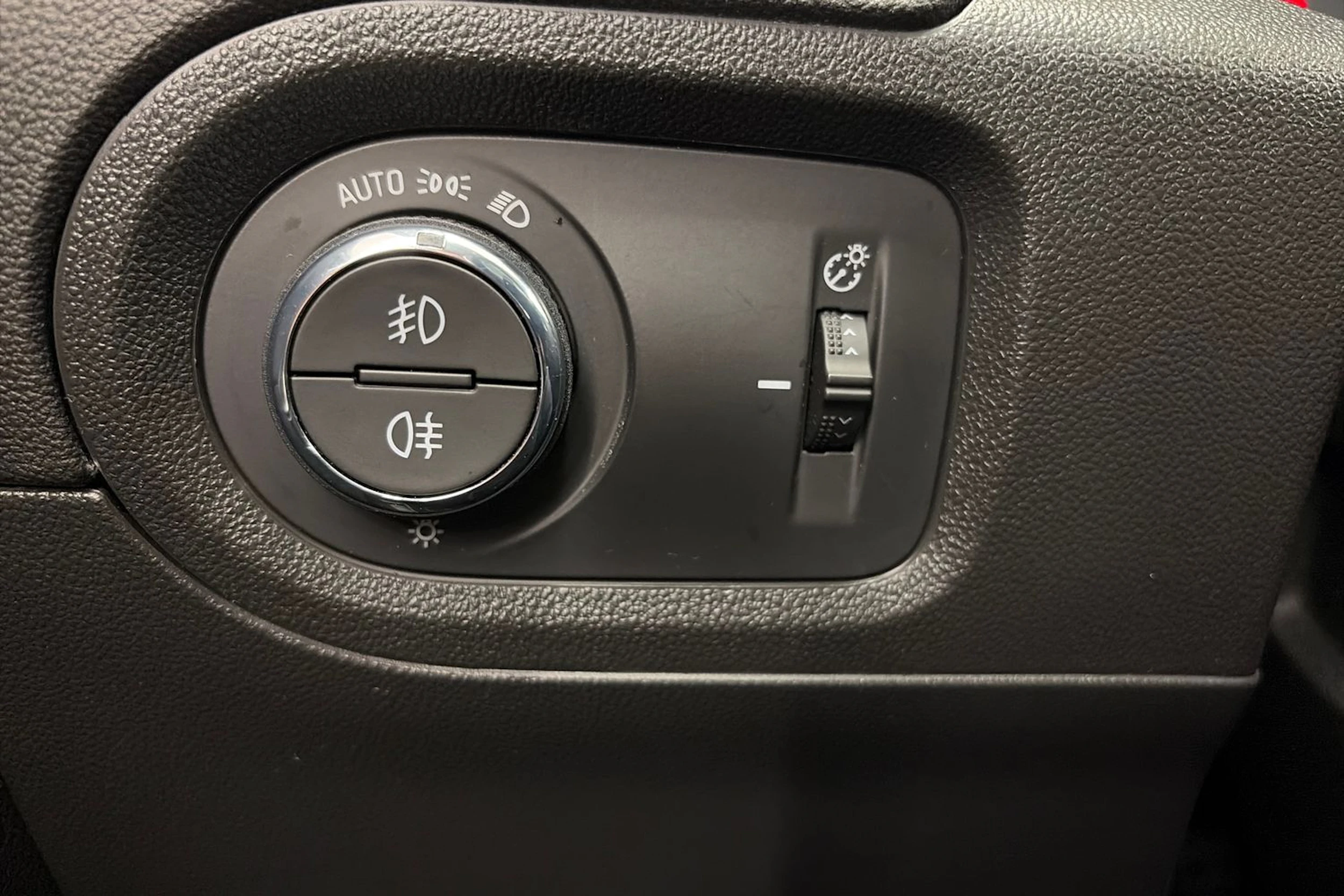 harmaa Opel Grandland X 2020 kuva 25.