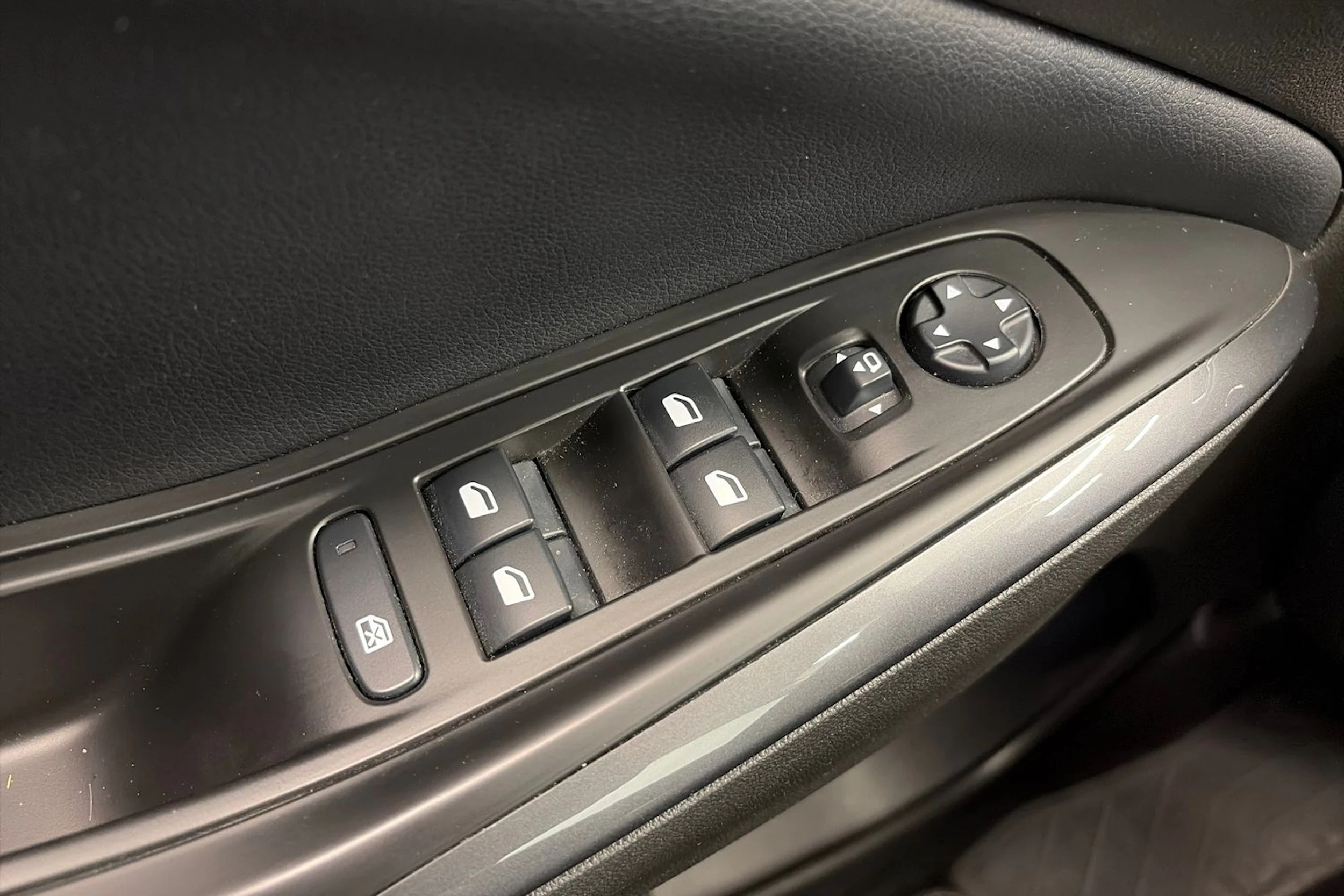 harmaa Opel Grandland X 2020 kuva 26.