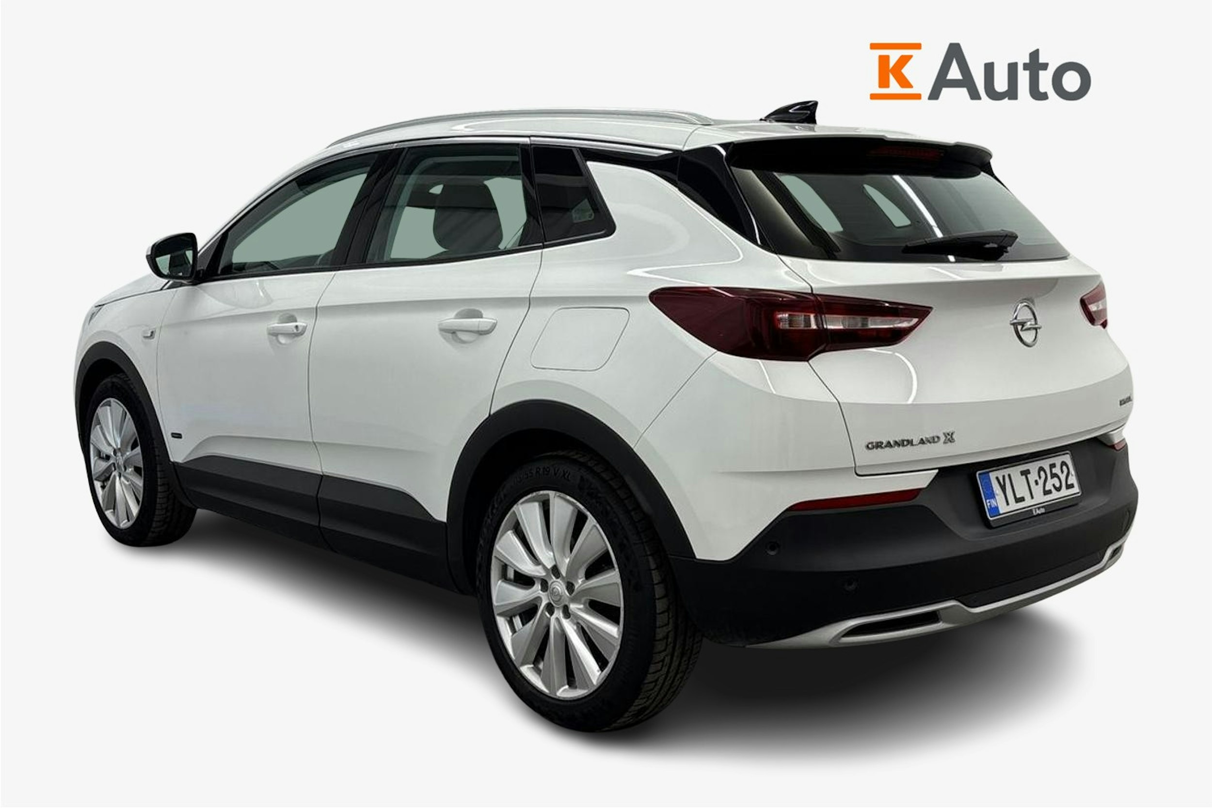 valkoinen Opel Grandland X 2020 kuva 2.