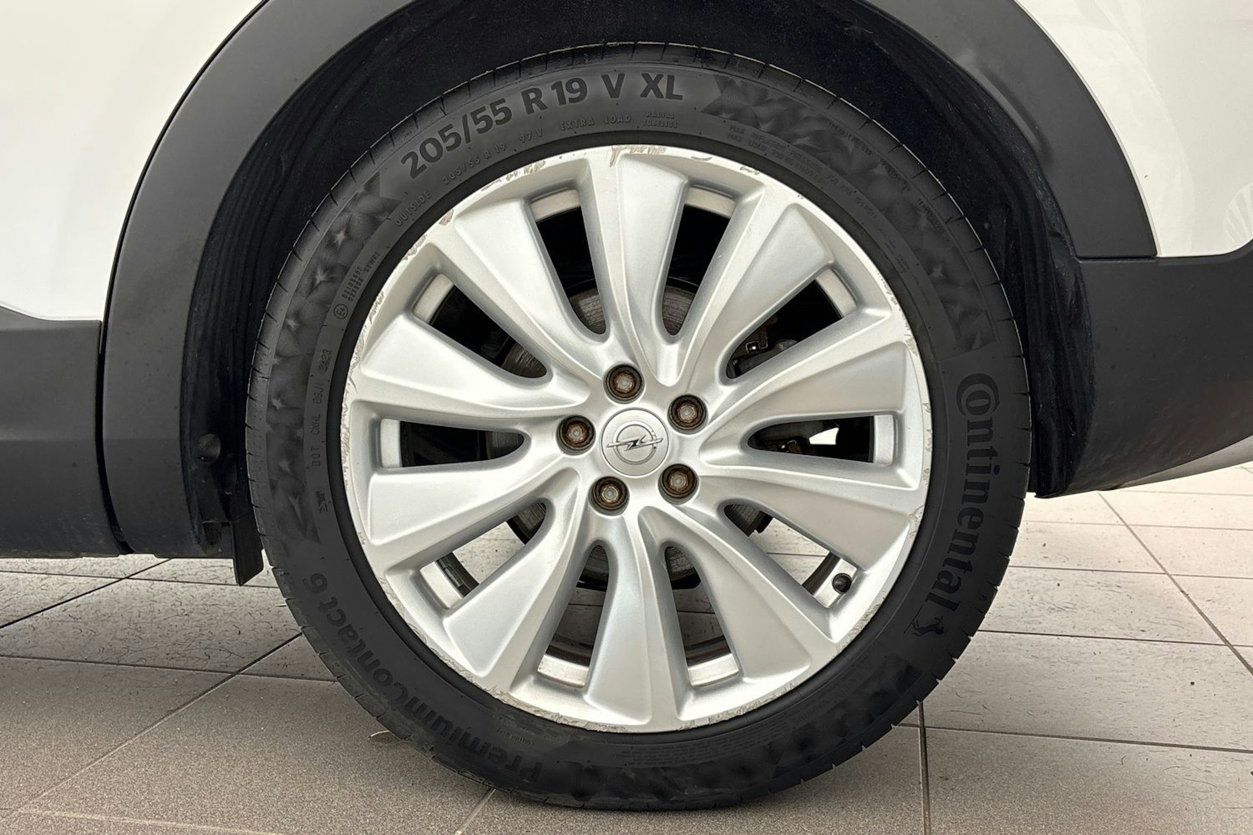 valkoinen Opel Grandland X 2020 kuva 9.