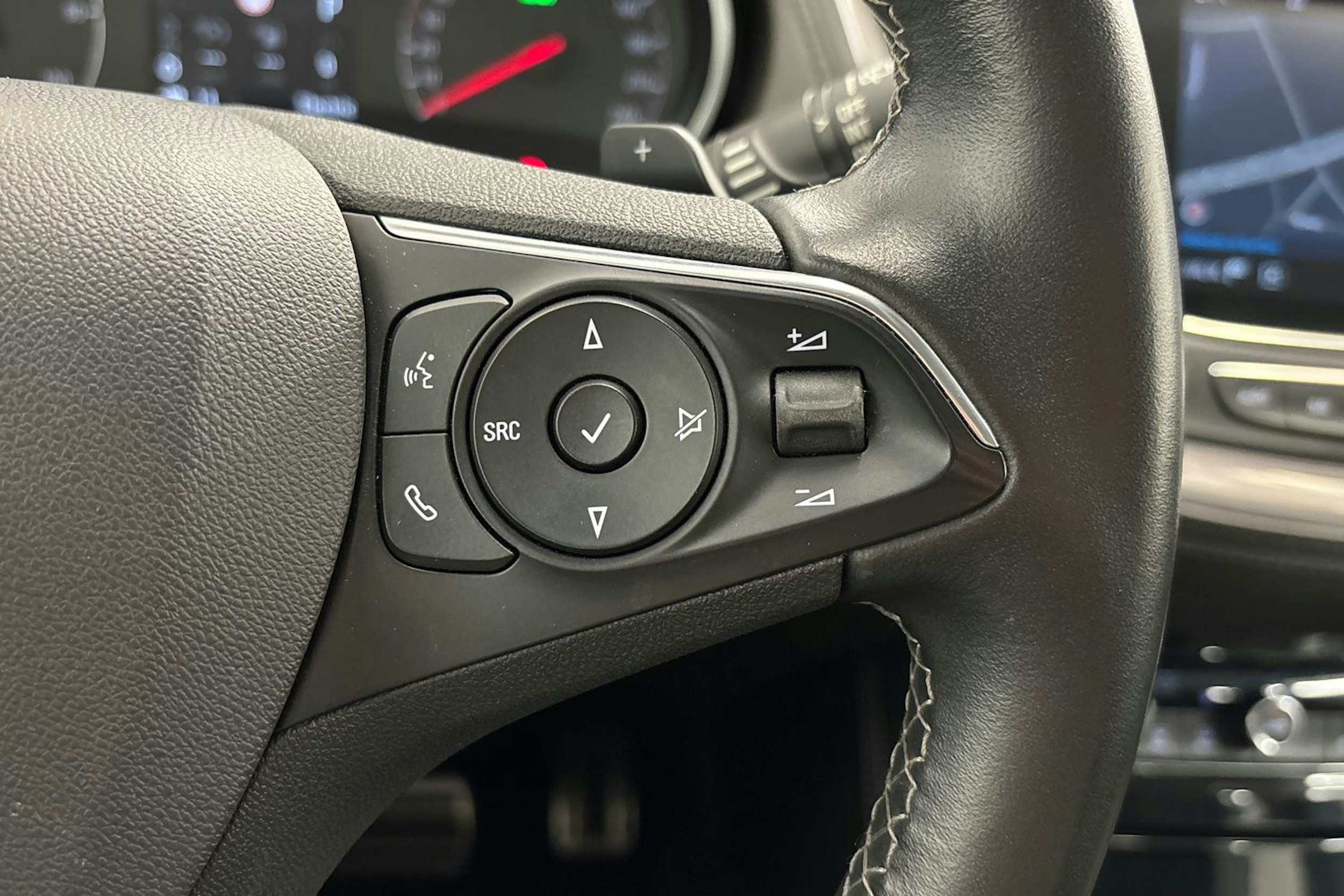 valkoinen Opel Grandland X 2020 kuva 16.