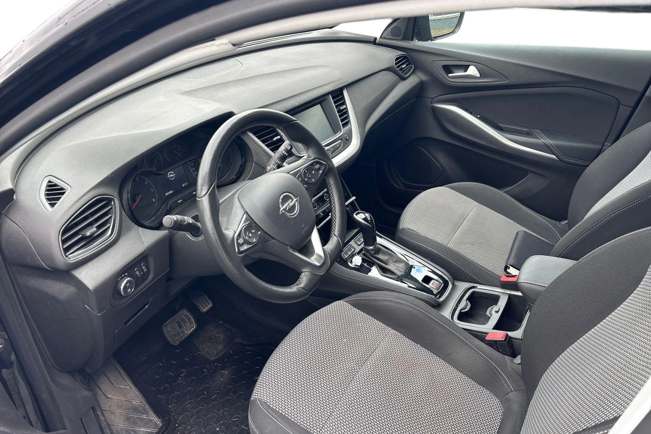 Musta Opel Grandland X 2020 kuva 3.