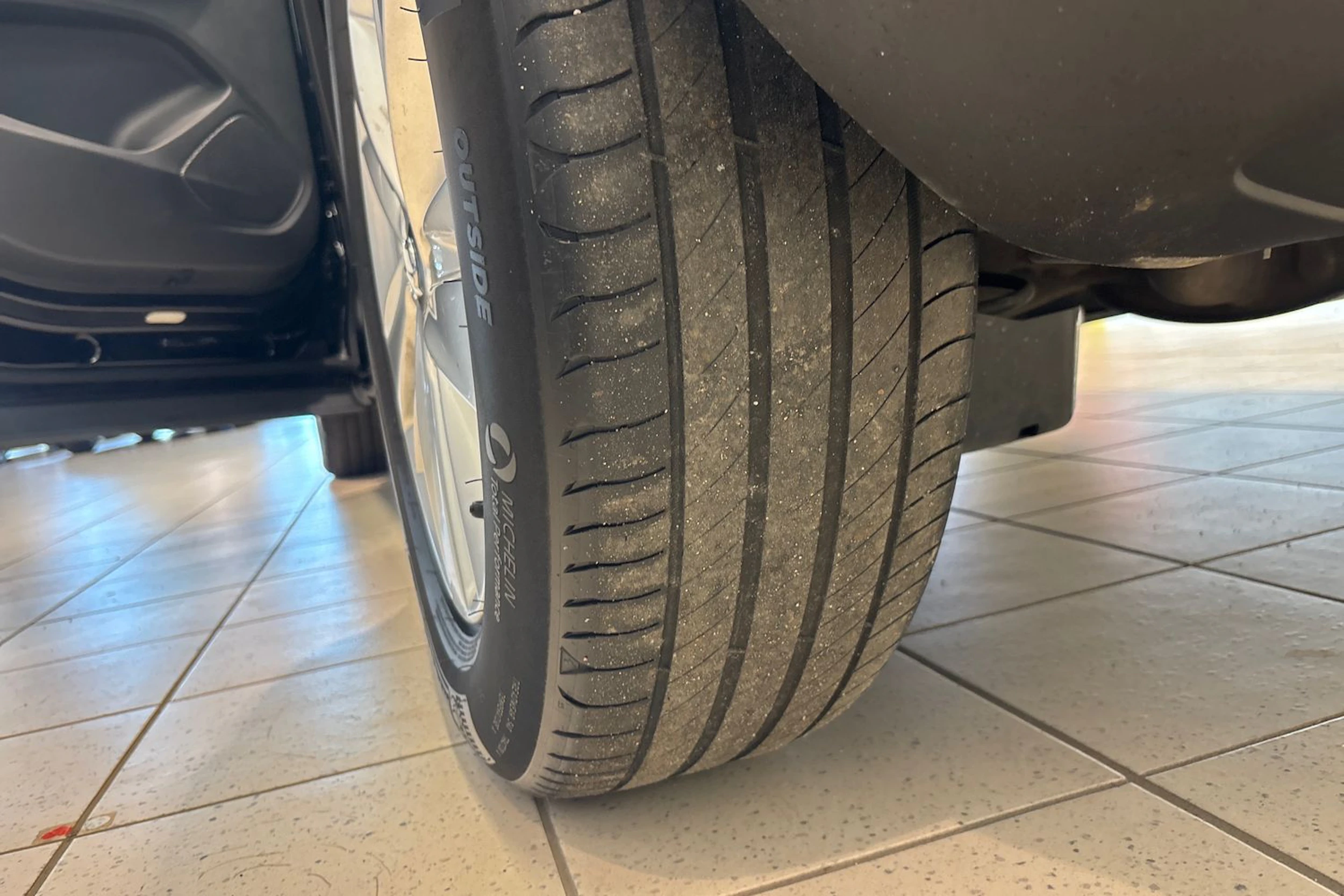Musta Opel Grandland X 2020 kuva 10.