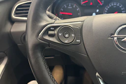 Musta Opel Grandland X 2020 kuva 16.