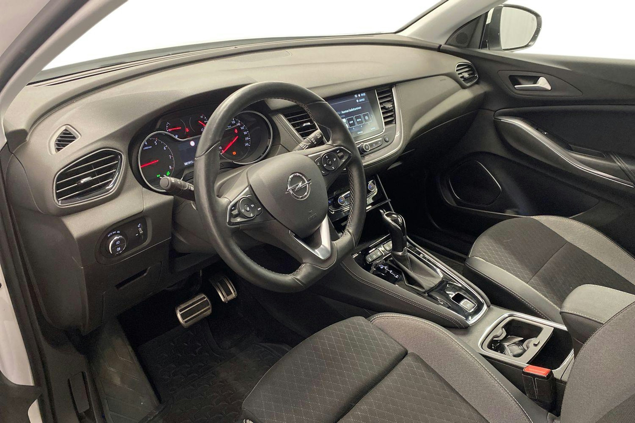 valkoinen Opel Grandland X 2021 kuva 7.