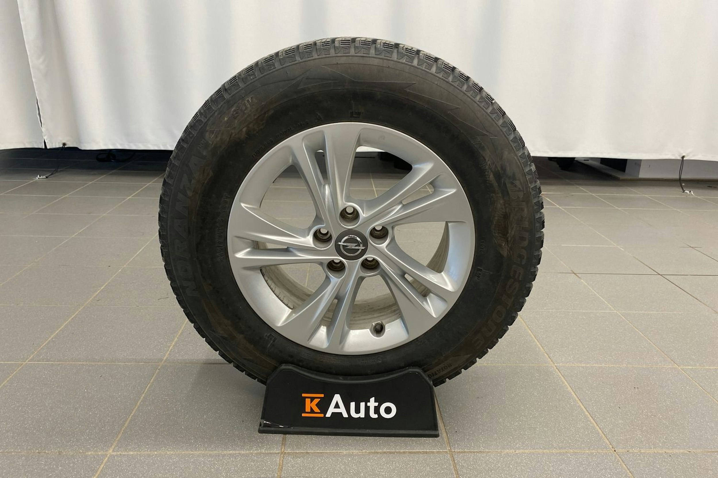 valkoinen Opel Grandland X 2021 kuva 13.