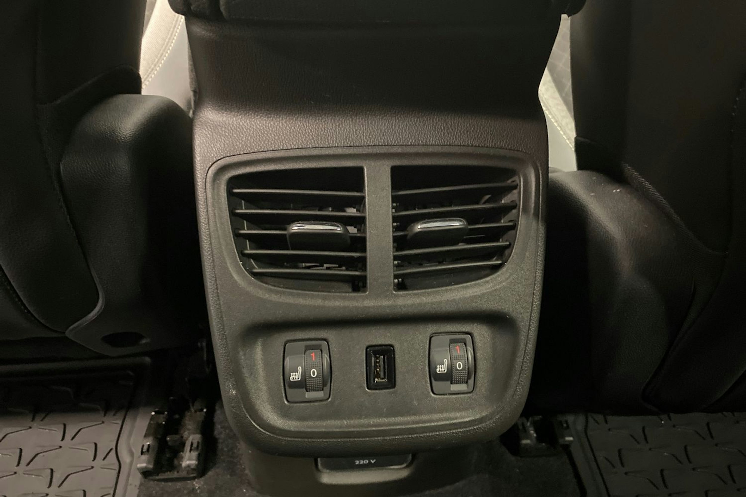 valkoinen Opel Grandland X 2021 kuva 27.