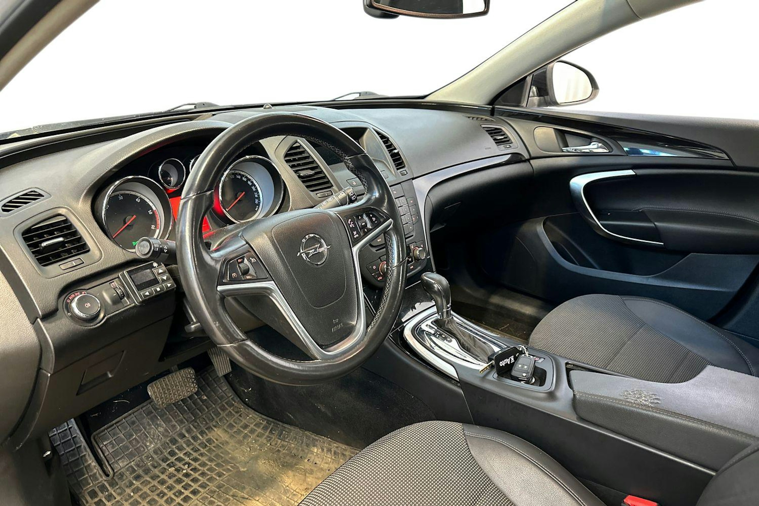 musta Opel Insignia 2010 kuva 3.