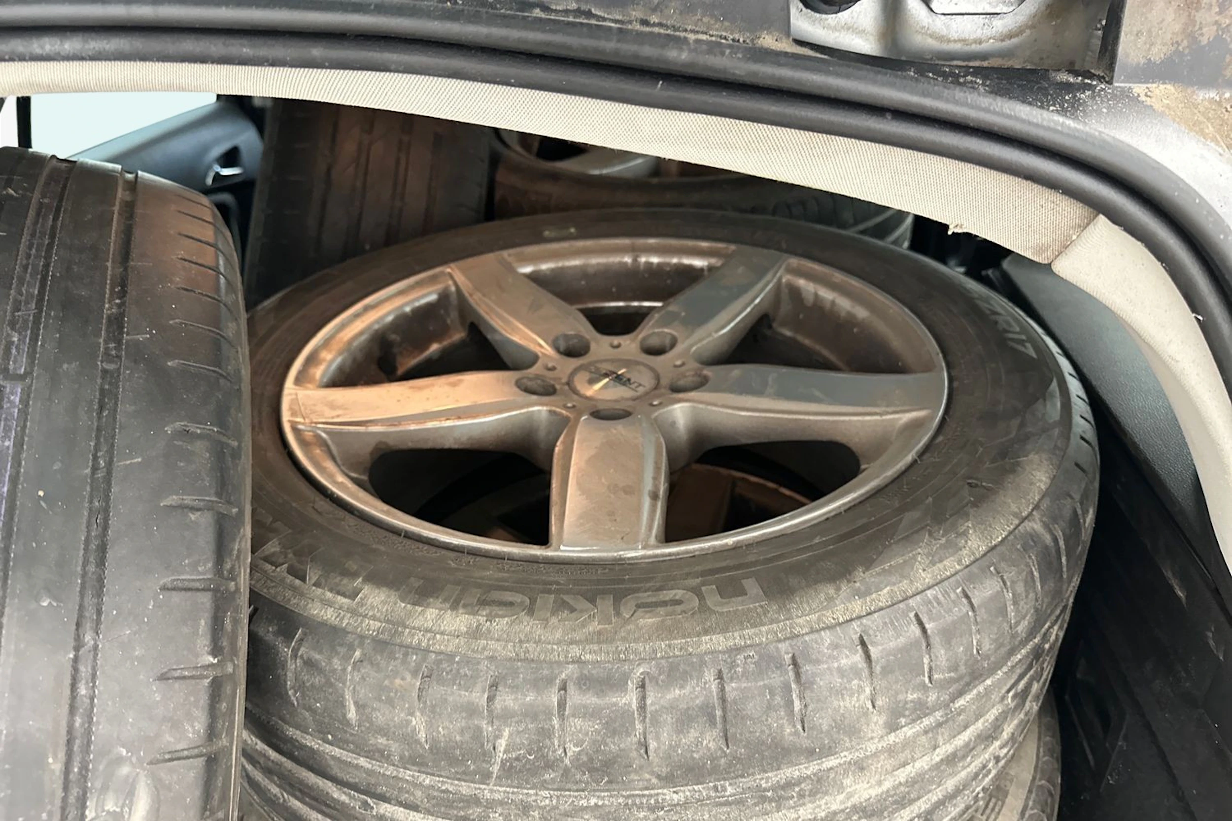 Harmaa Opel Insignia 2010 kuva 12.