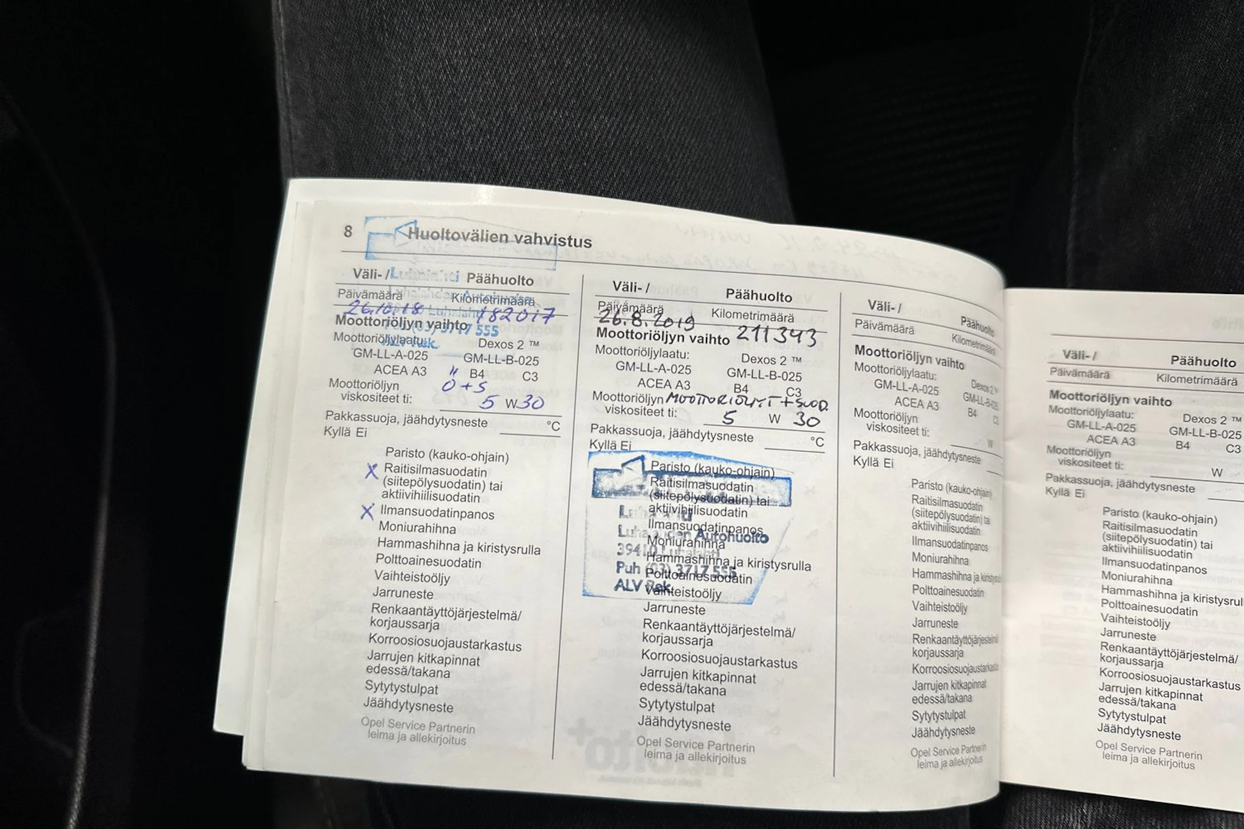 Harmaa Opel Insignia 2010 kuva 27.