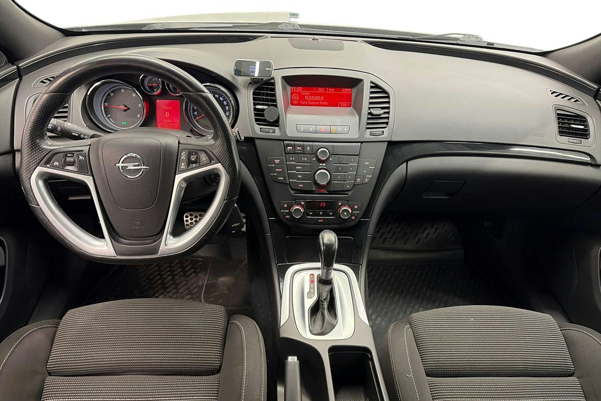 musta Opel Insignia 2011 kuva 9.