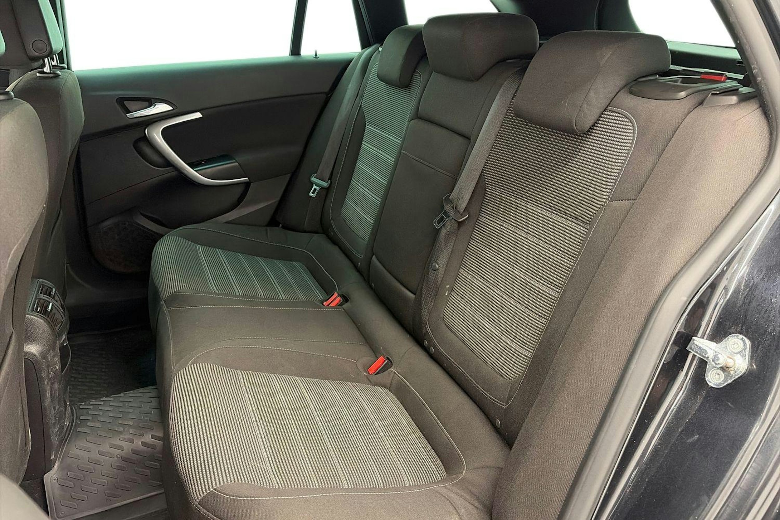 musta Opel Insignia 2011 kuva 10.