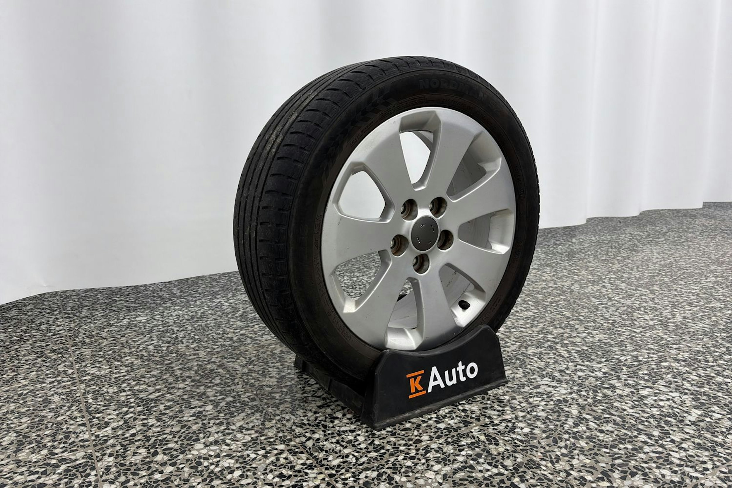 musta Opel Insignia 2011 kuva 13.