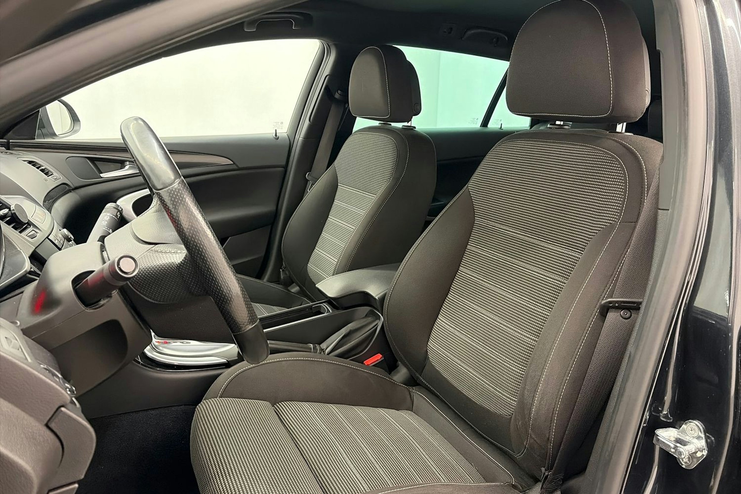 musta Opel Insignia 2011 kuva 15.