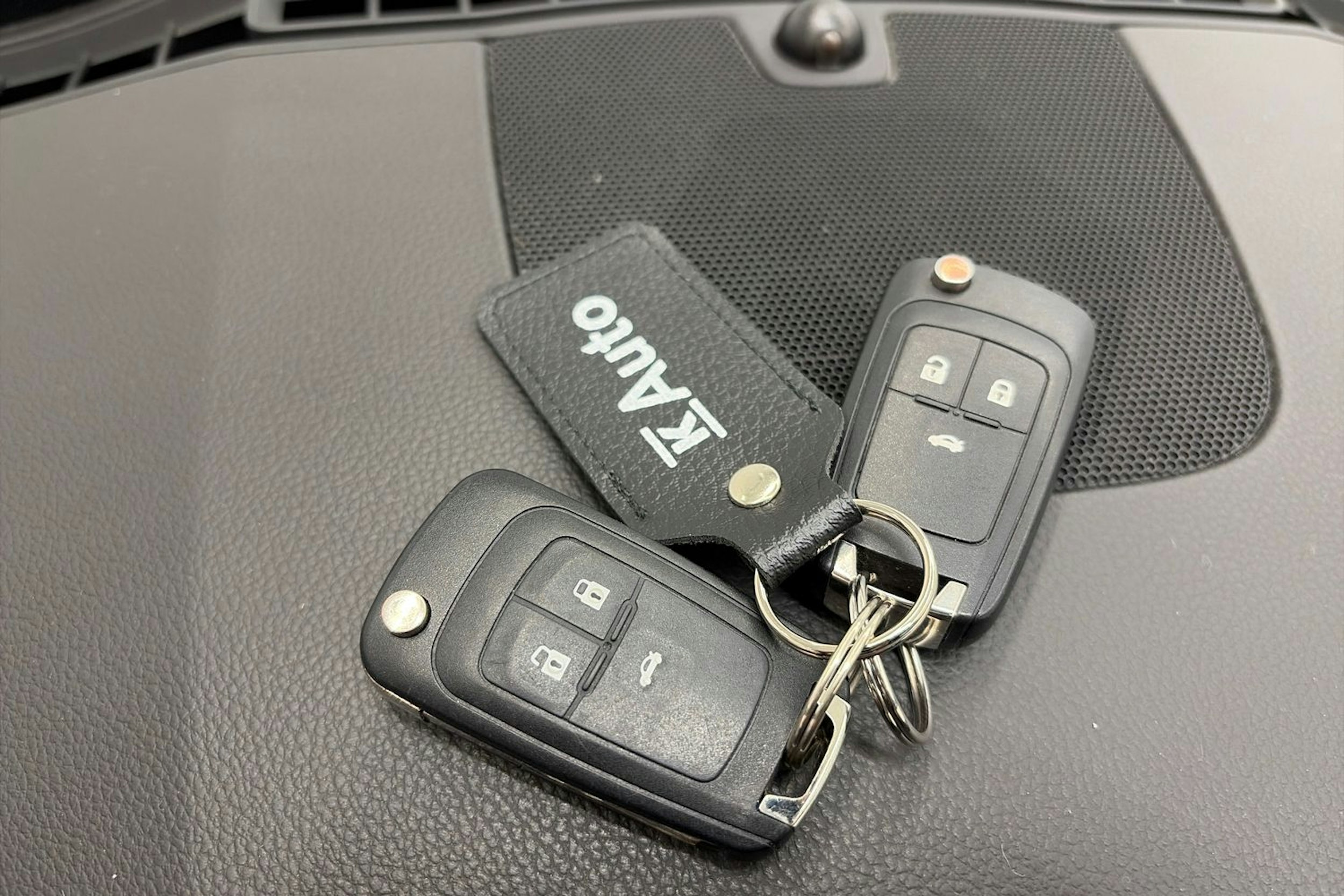 musta Opel Insignia 2011 kuva 22.