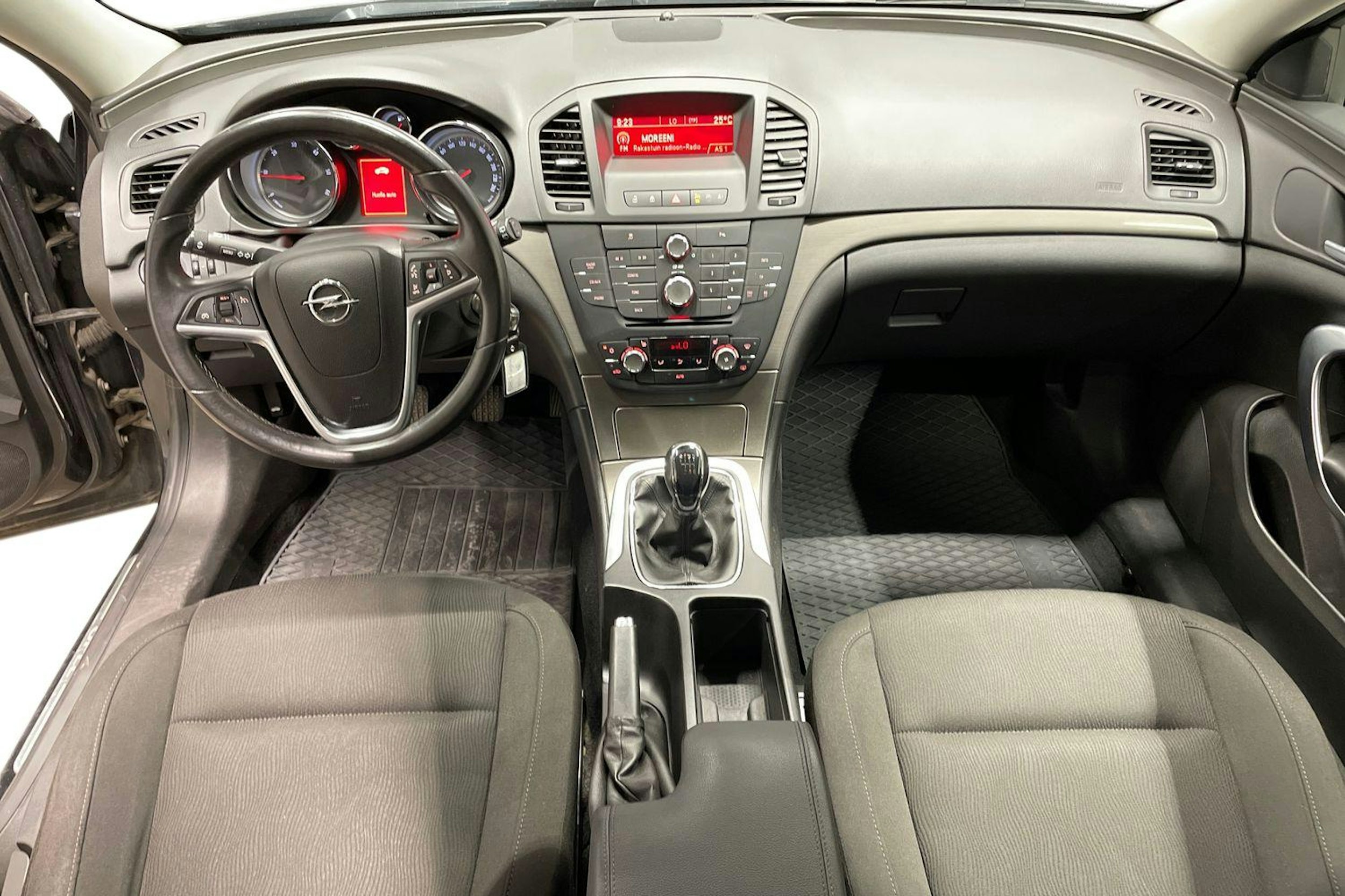 musta Opel Insignia 2011 kuva 9.
