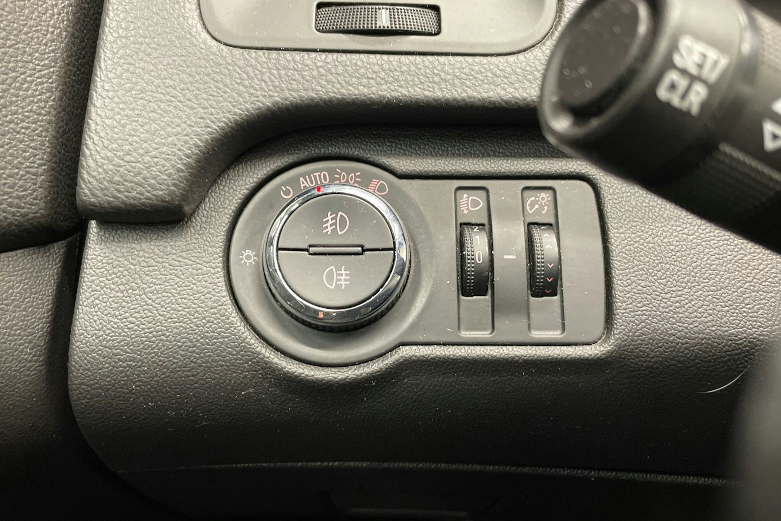 musta Opel Insignia 2011 kuva 19.