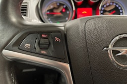musta Opel Insignia 2011 kuva 20.