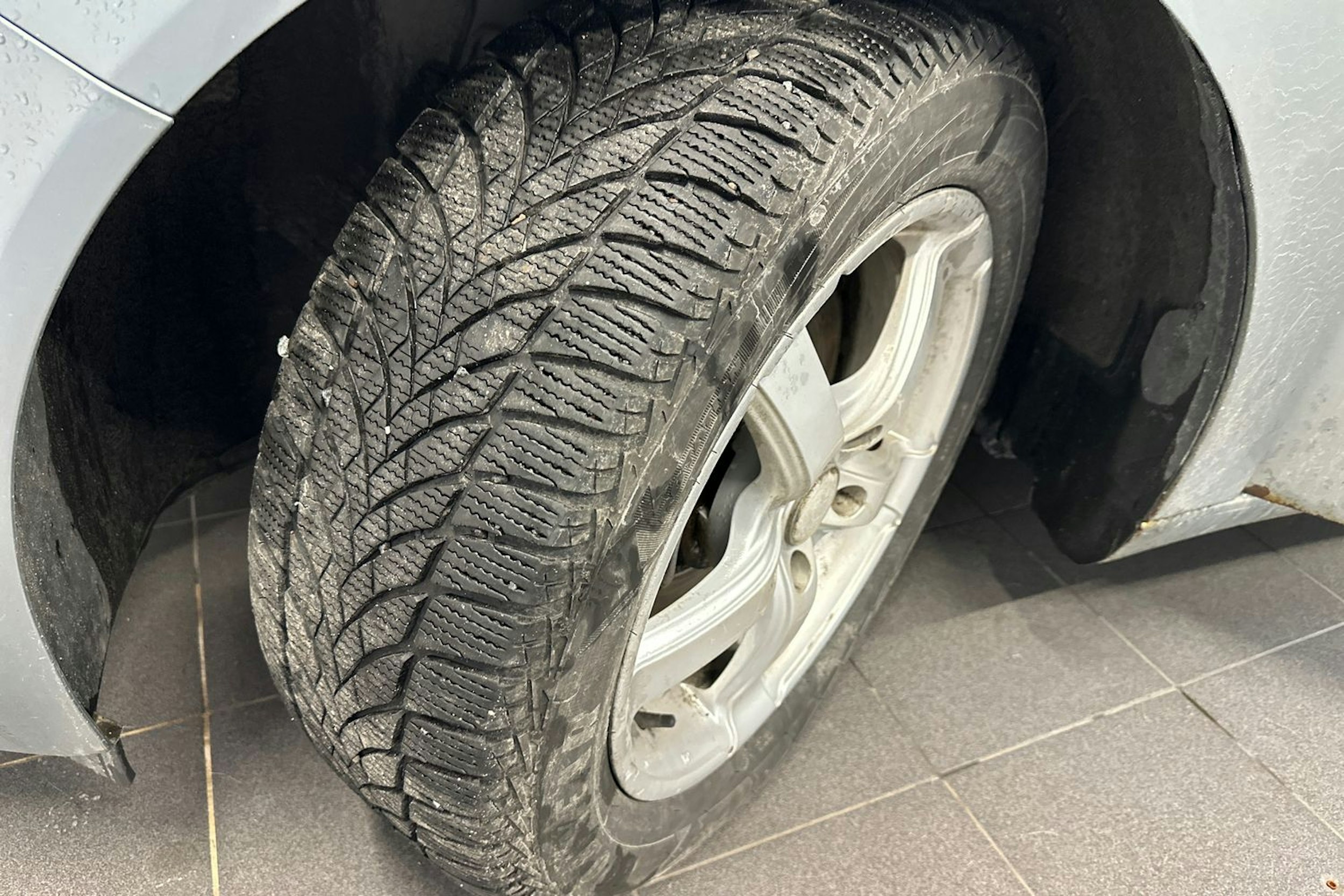 Harmaa Opel Insignia 2011 kuva 15.