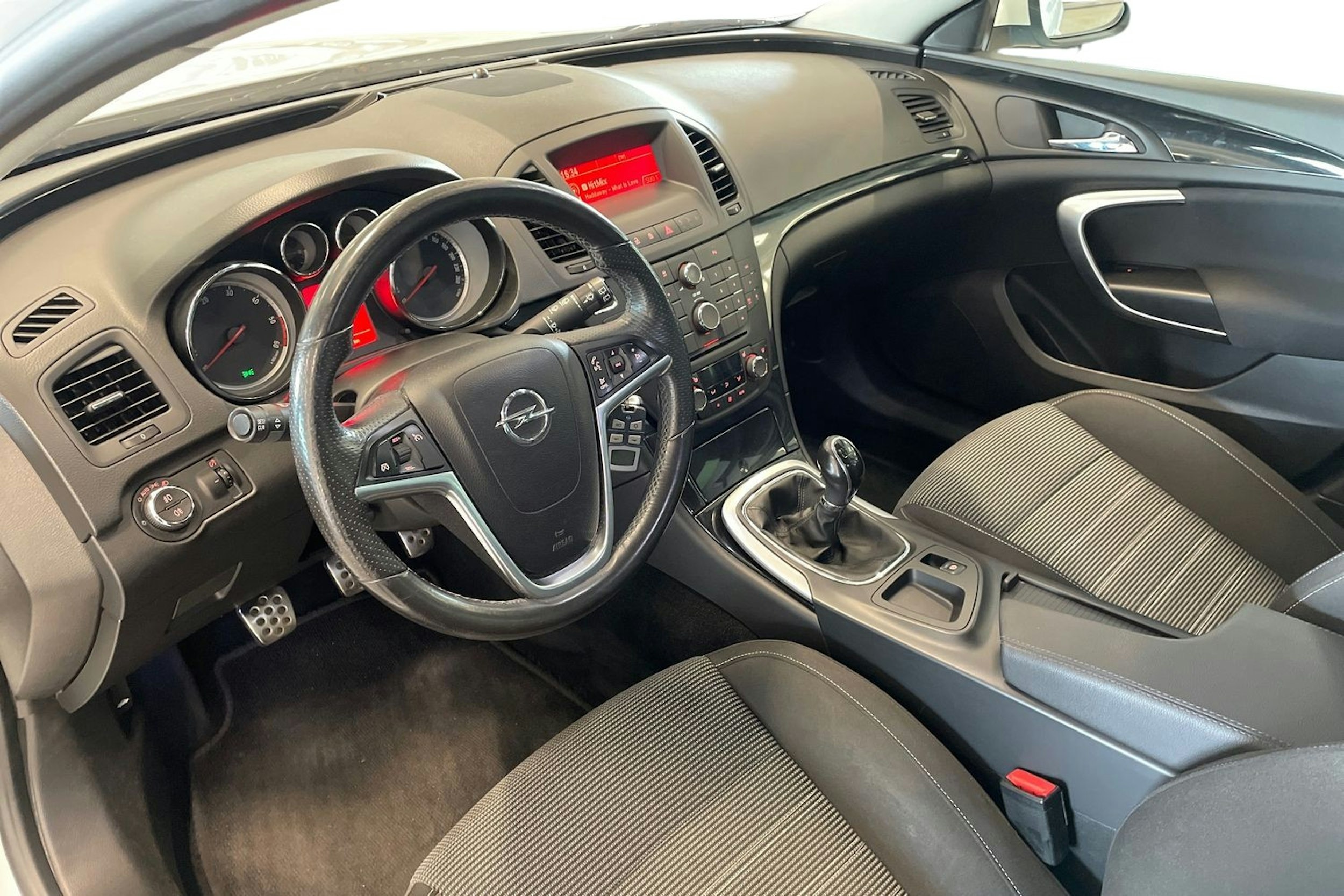 valkoinen Opel Insignia 2012 kuva 7.