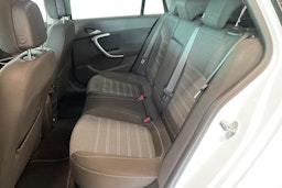 valkoinen Opel Insignia 2012 kuva 10.