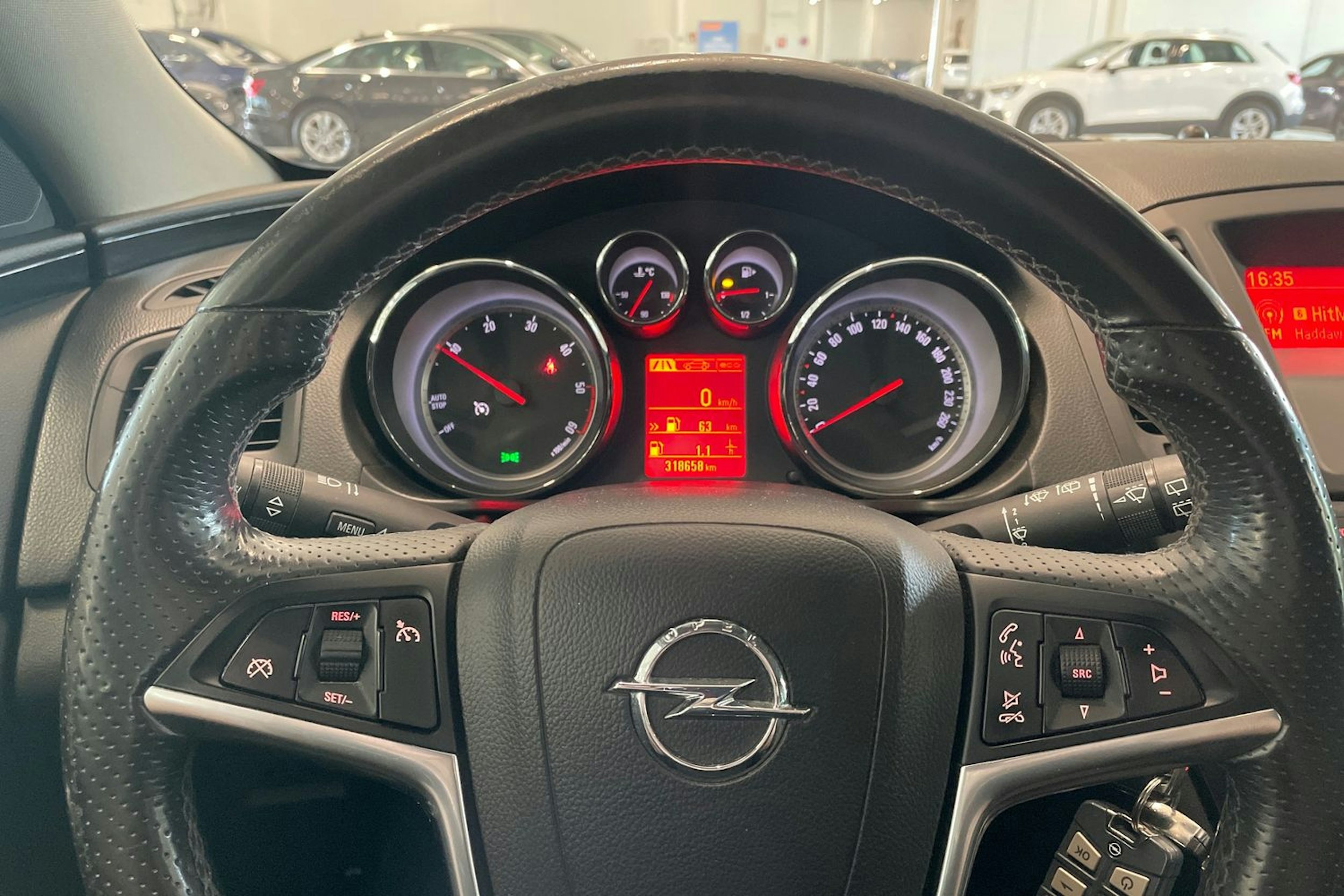 valkoinen Opel Insignia 2012 kuva 16.