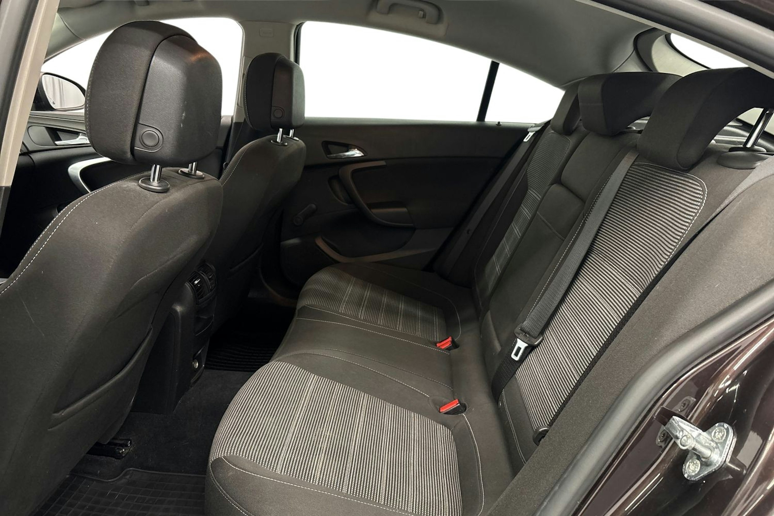 ruskea (beige) Opel Insignia 2012 kuva 8.