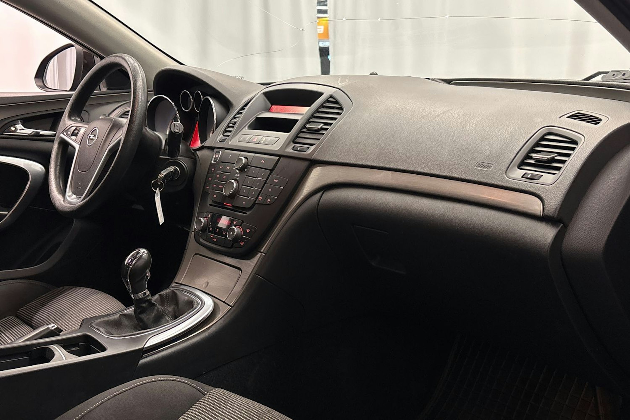 ruskea (beige) Opel Insignia 2012 kuva 11.