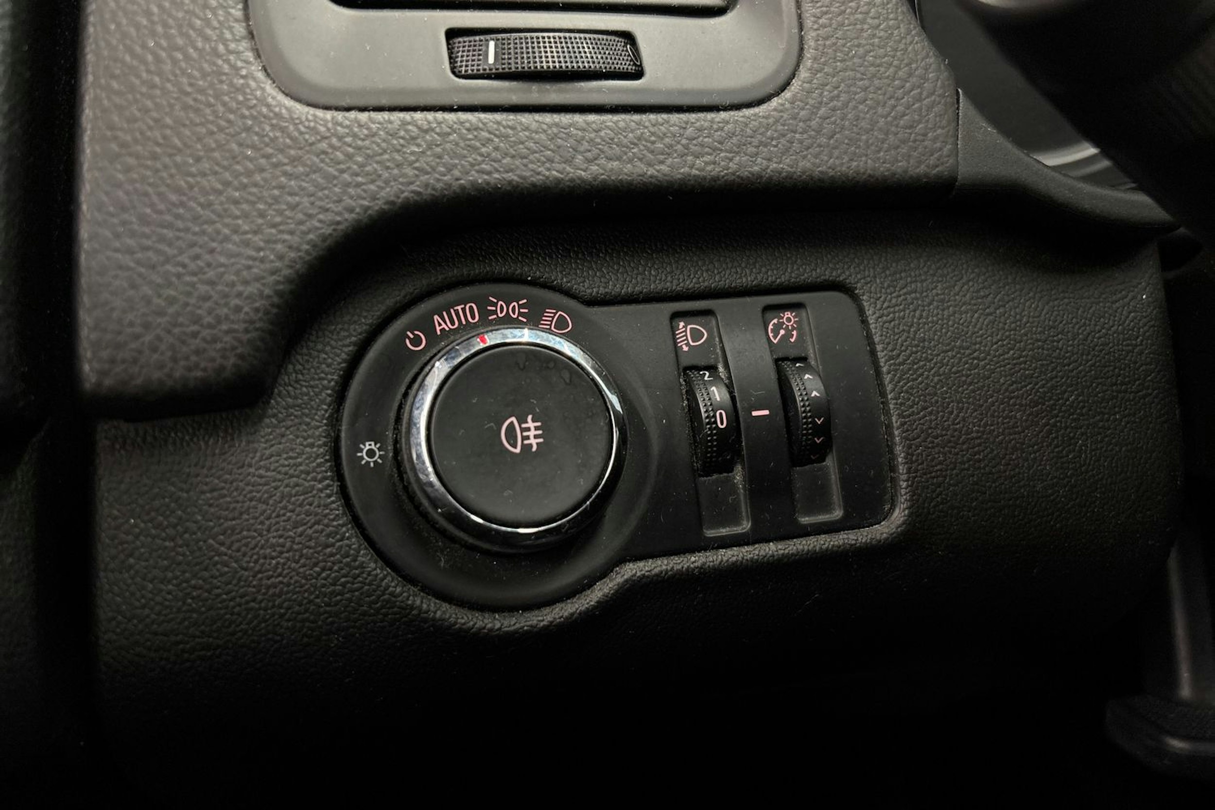 ruskea (beige) Opel Insignia 2012 kuva 17.